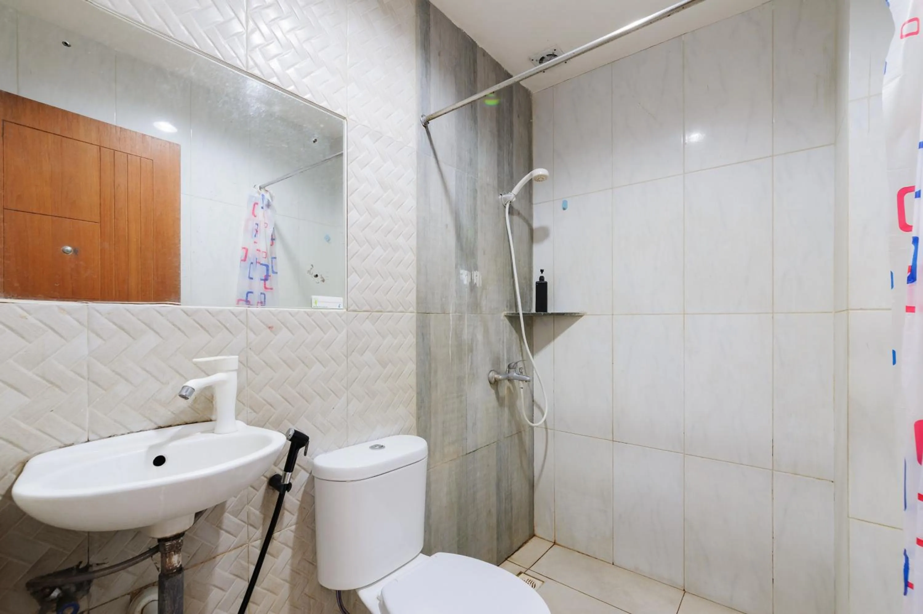 Bathroom in RedDoorz near Cilandak Town Square