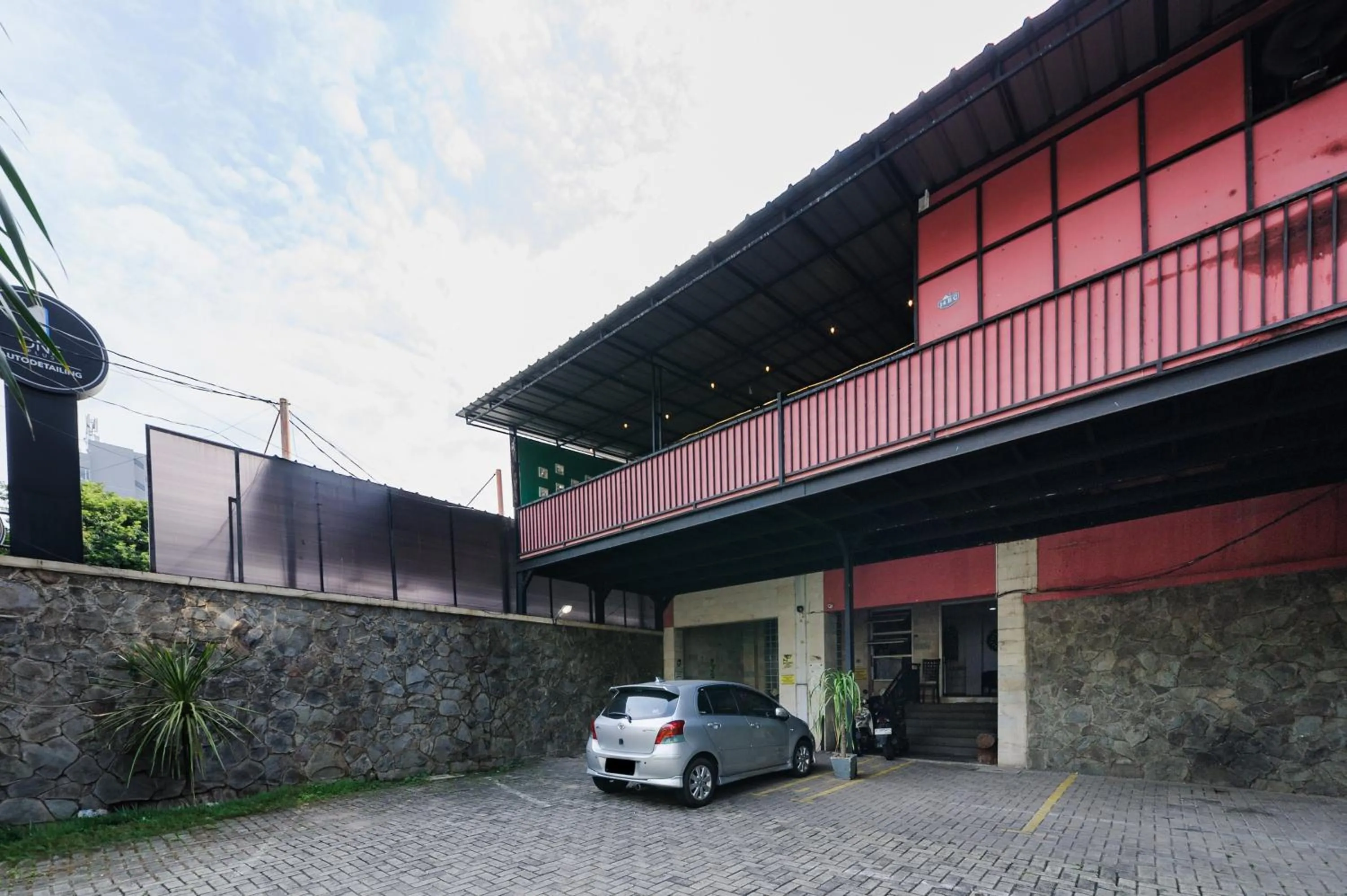 Facade/entrance in RedDoorz near Cilandak Town Square