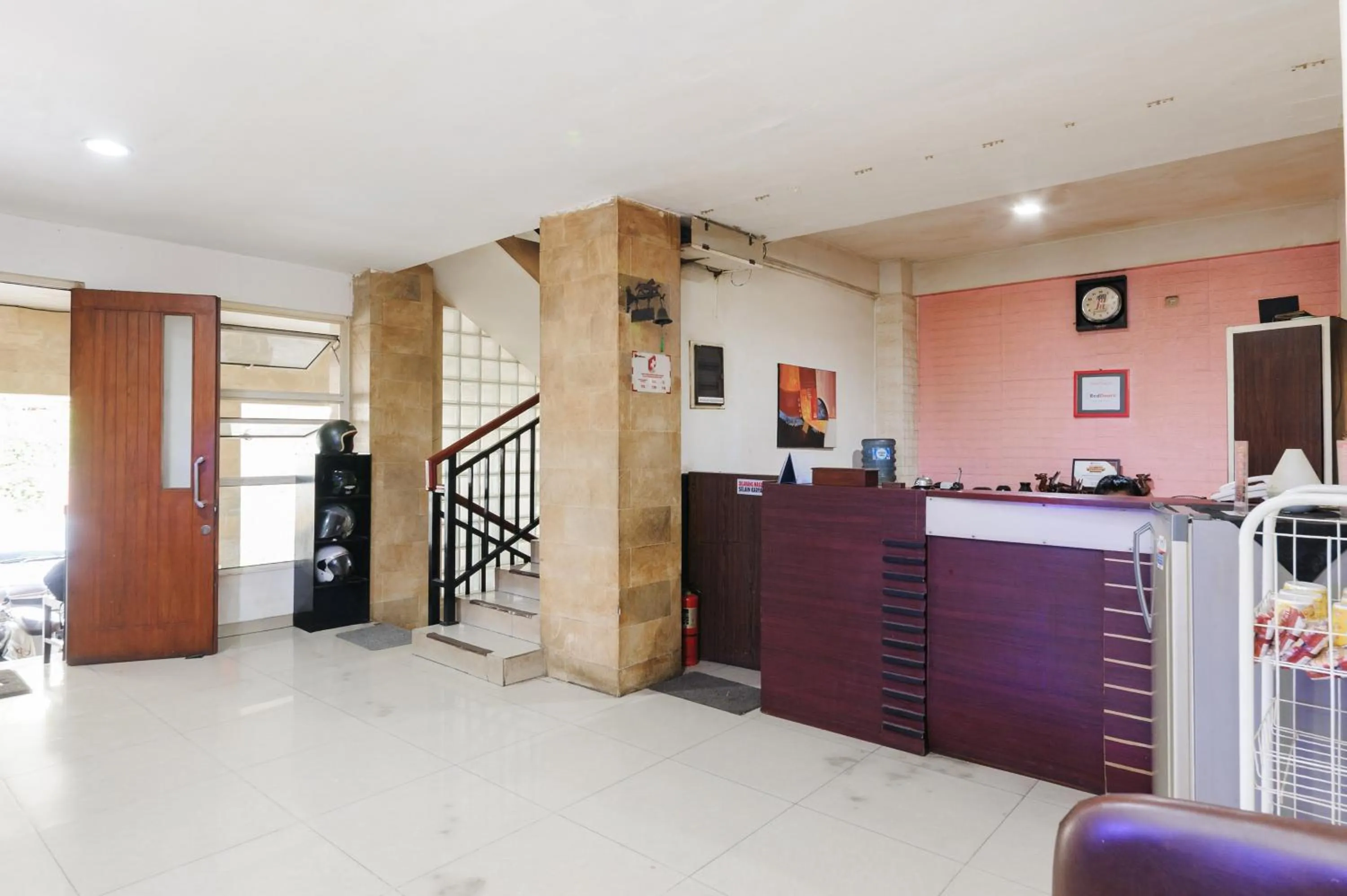 Lobby or reception in RedDoorz near Cilandak Town Square