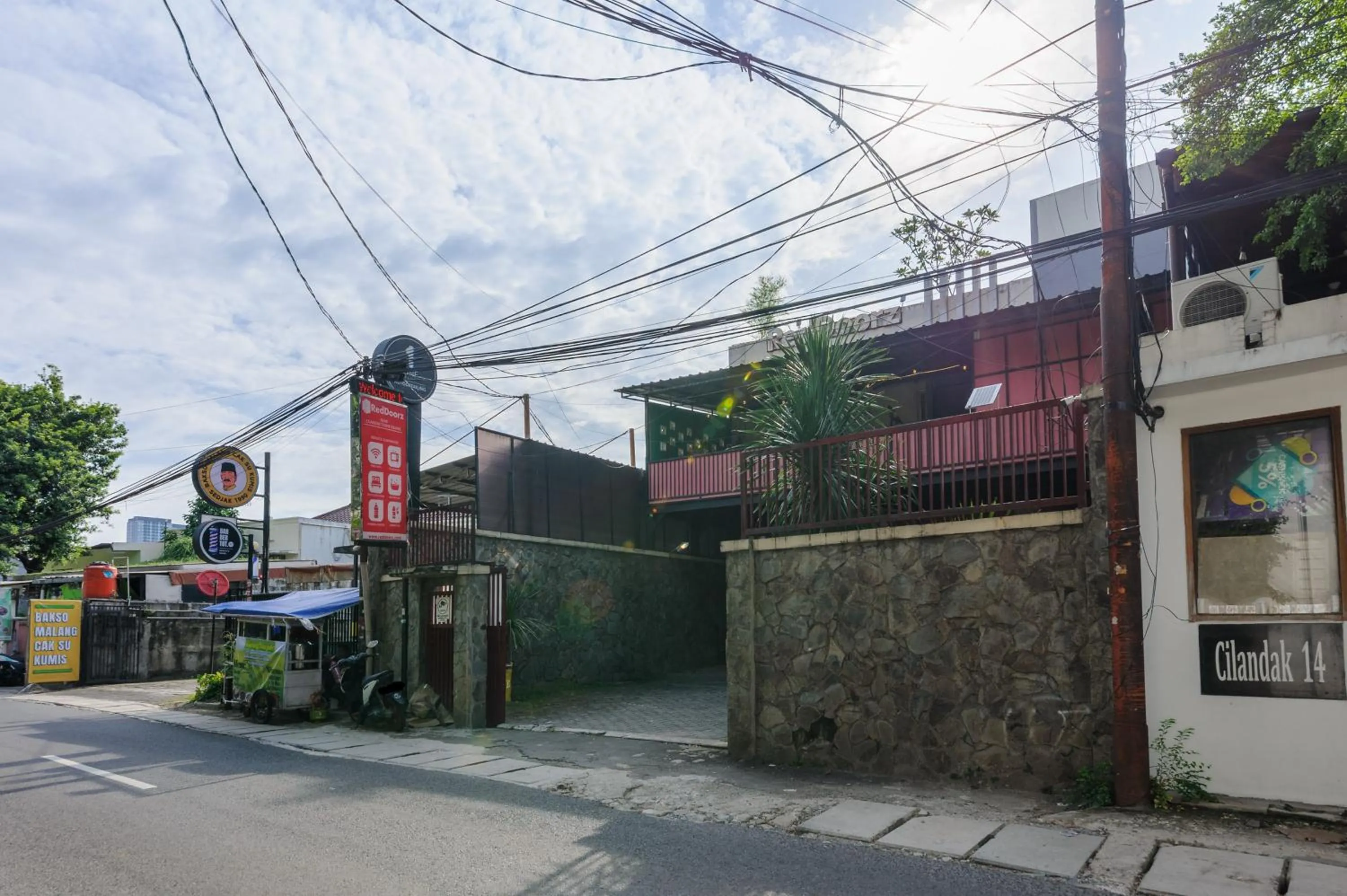 Facade/entrance in RedDoorz near Cilandak Town Square