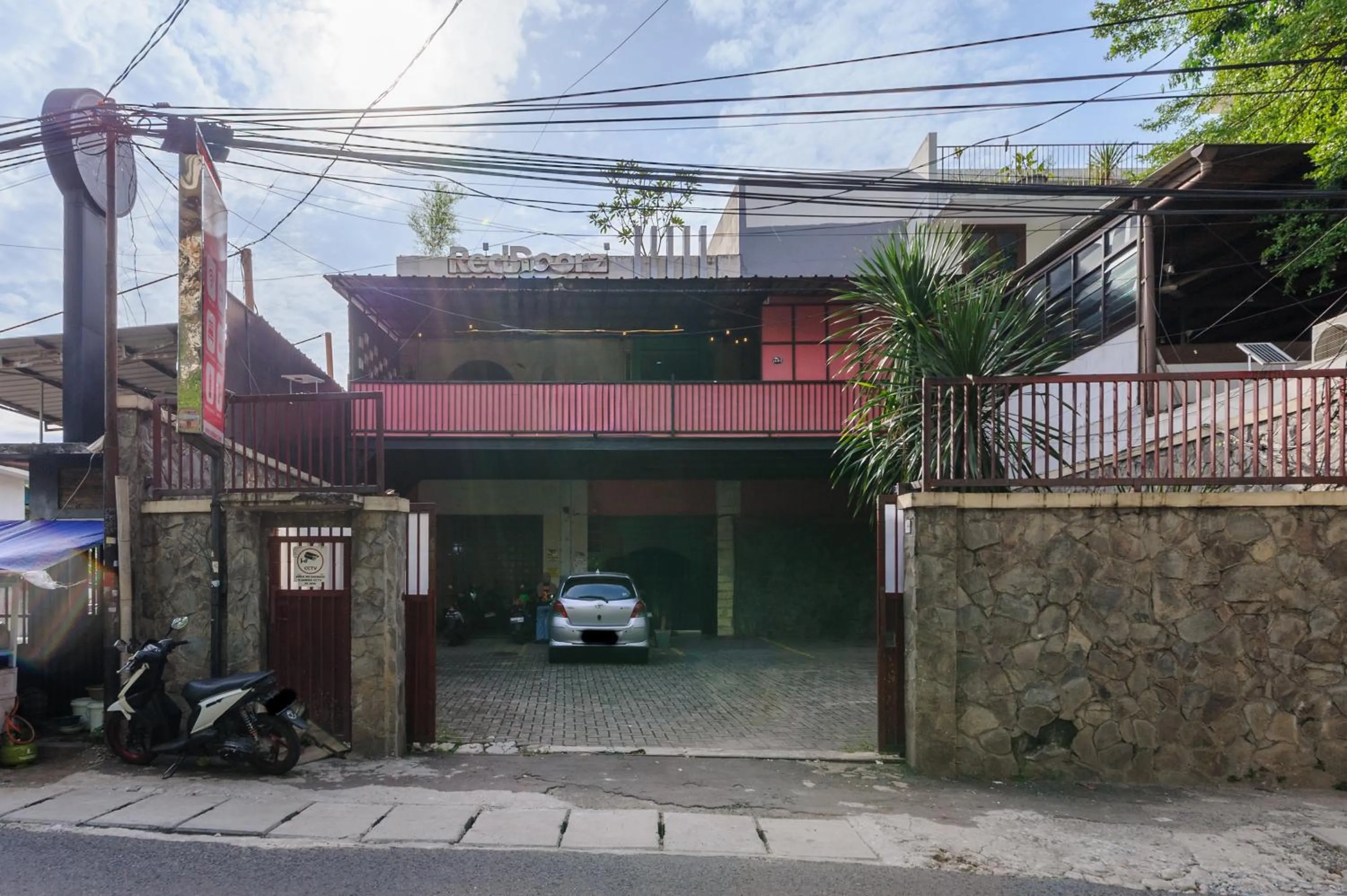 Facade/entrance in RedDoorz near Cilandak Town Square