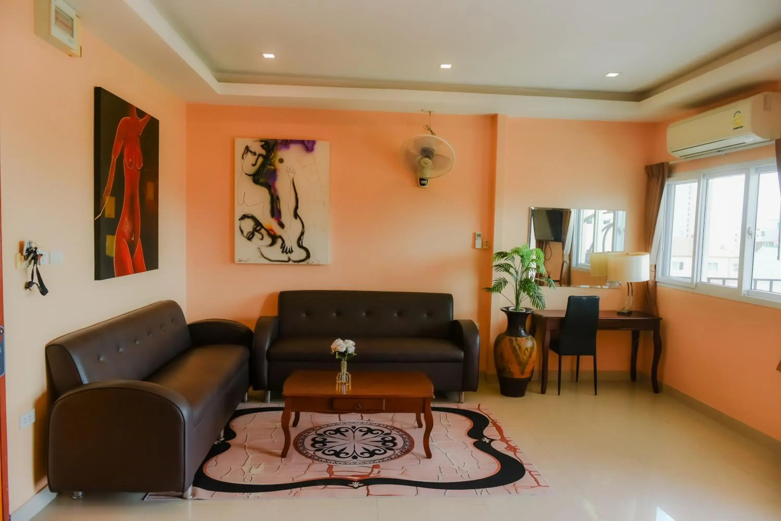 Two-Bedroom Suite in Patumnak Beach Guesthouse Two-Bedroom Suite in Patumnak Beach Guesthouse