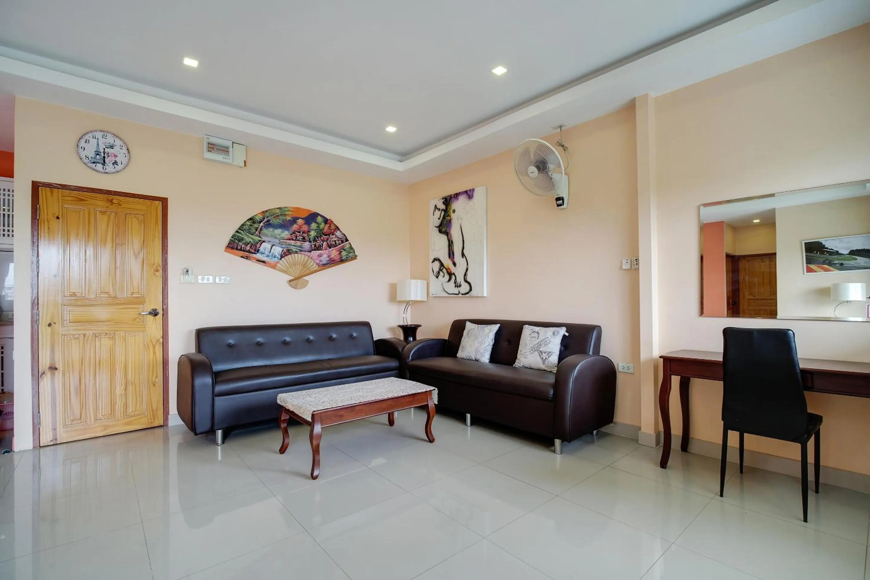 Living room in Patumnak Beach Guesthouse