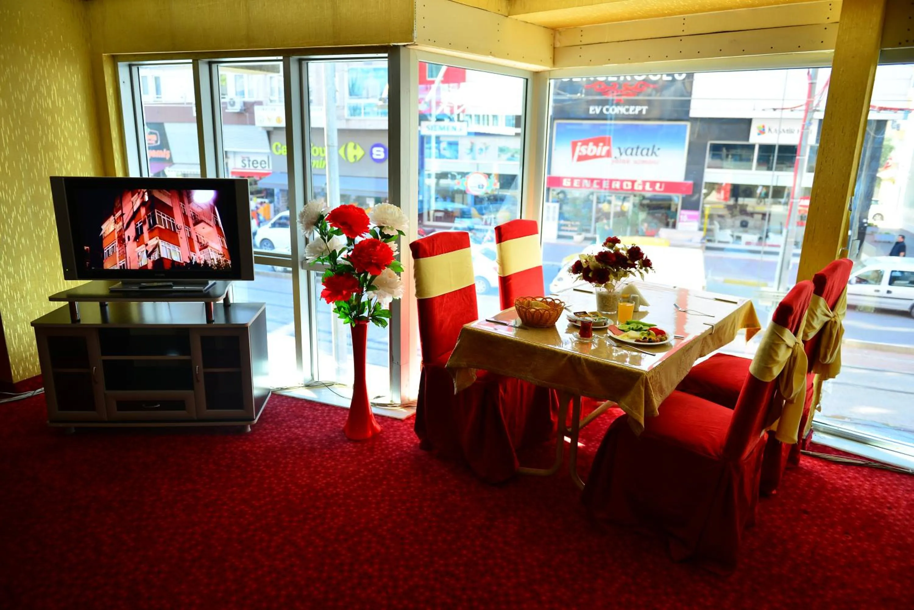 Restaurant/places to eat in Kivrak Hotel