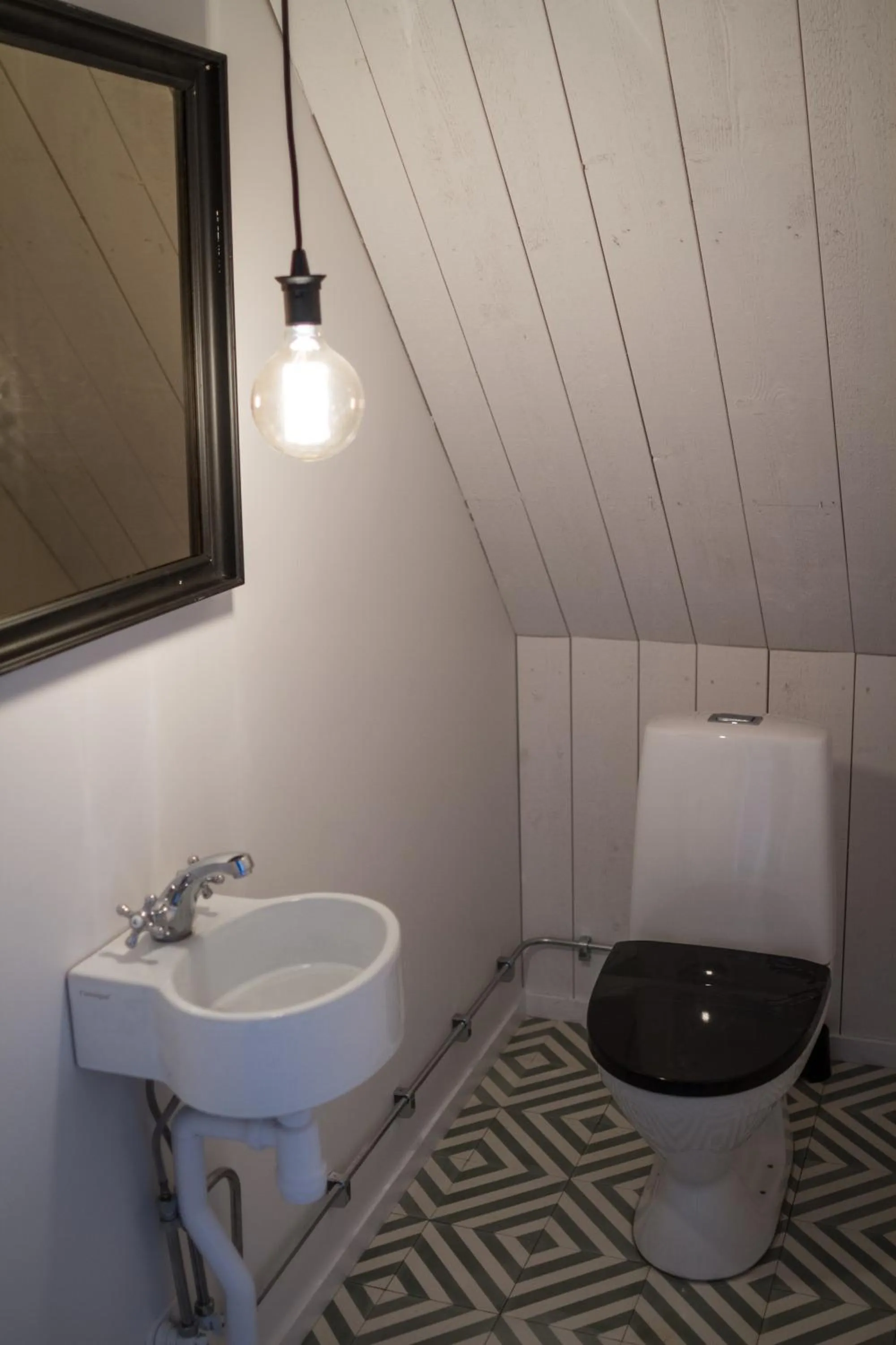 Toilet in Fröken Hjorts Bed and Breakfast