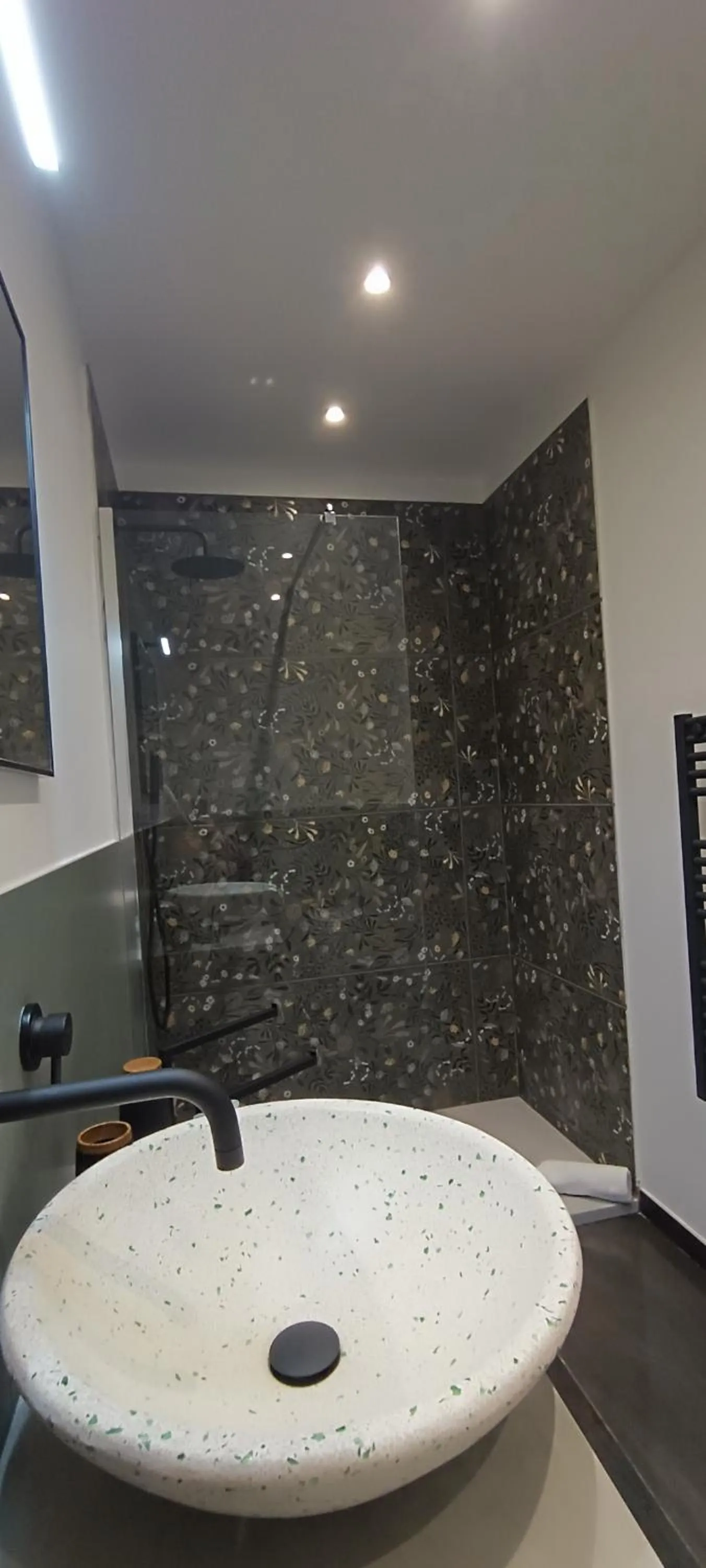 Shower in Residenza Donnafugata B&B