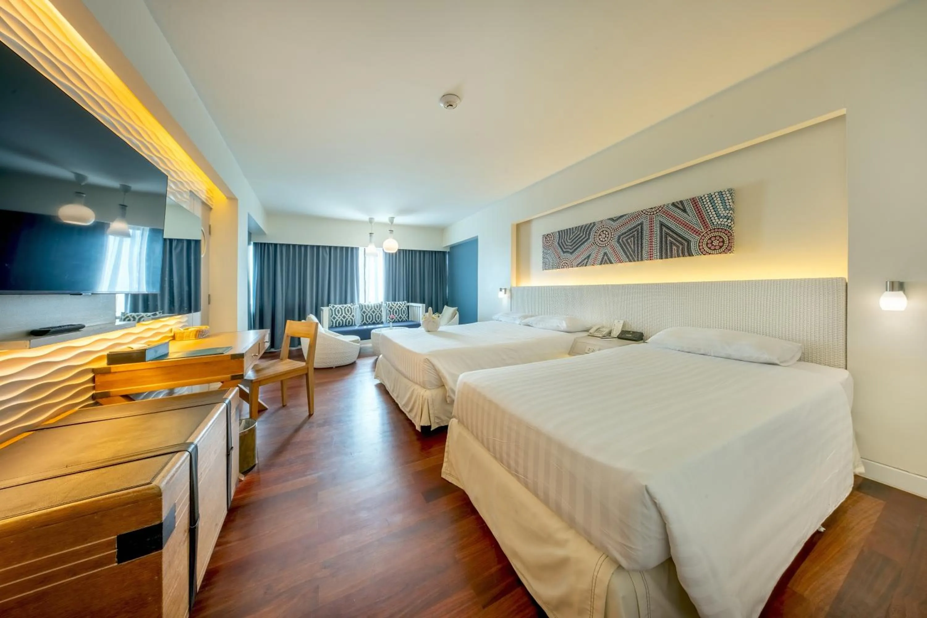 Bed in Jomtien Palm Beach Hotel & Resort - Family-Friendly