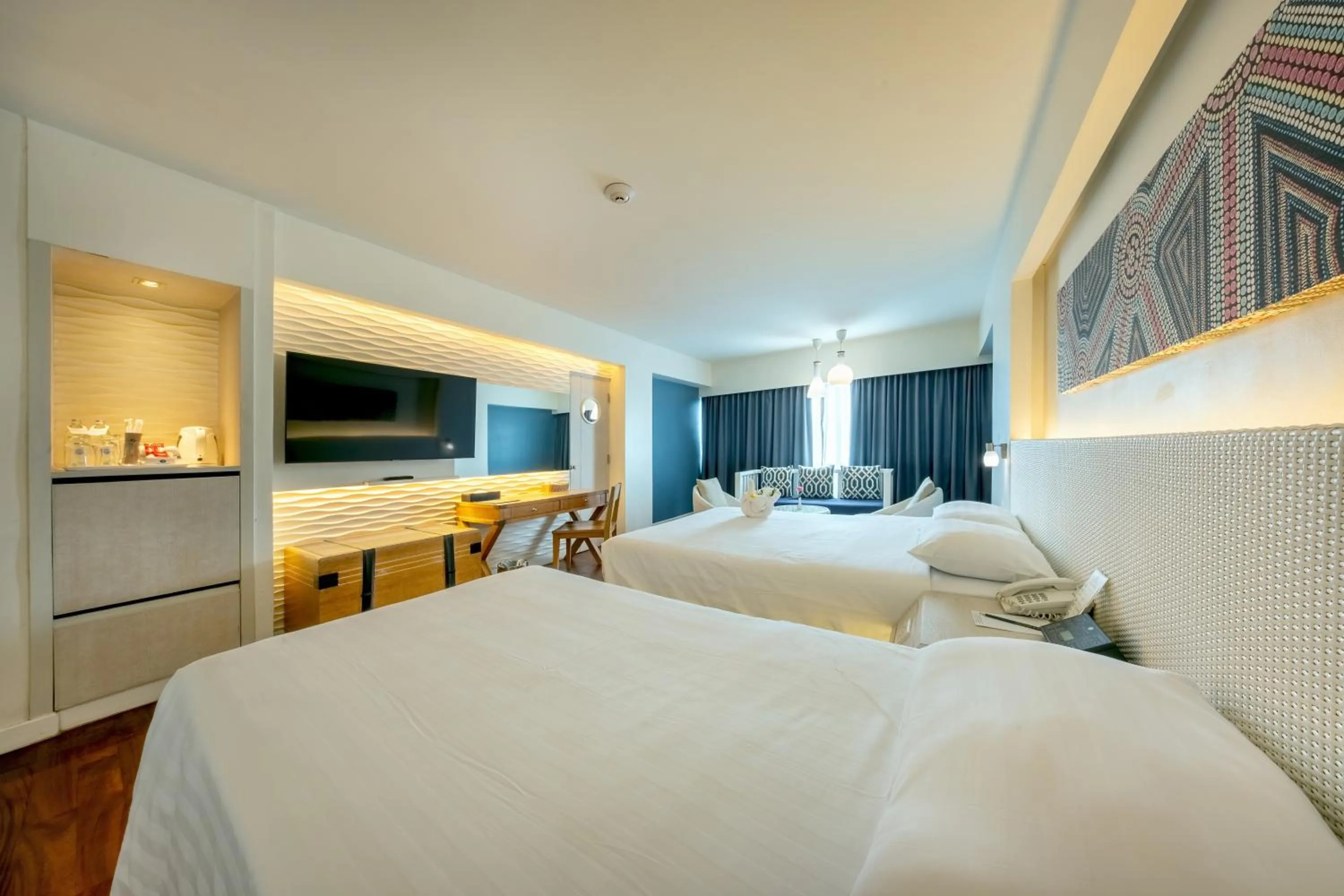 Bed in Jomtien Palm Beach Hotel & Resort - Family-Friendly