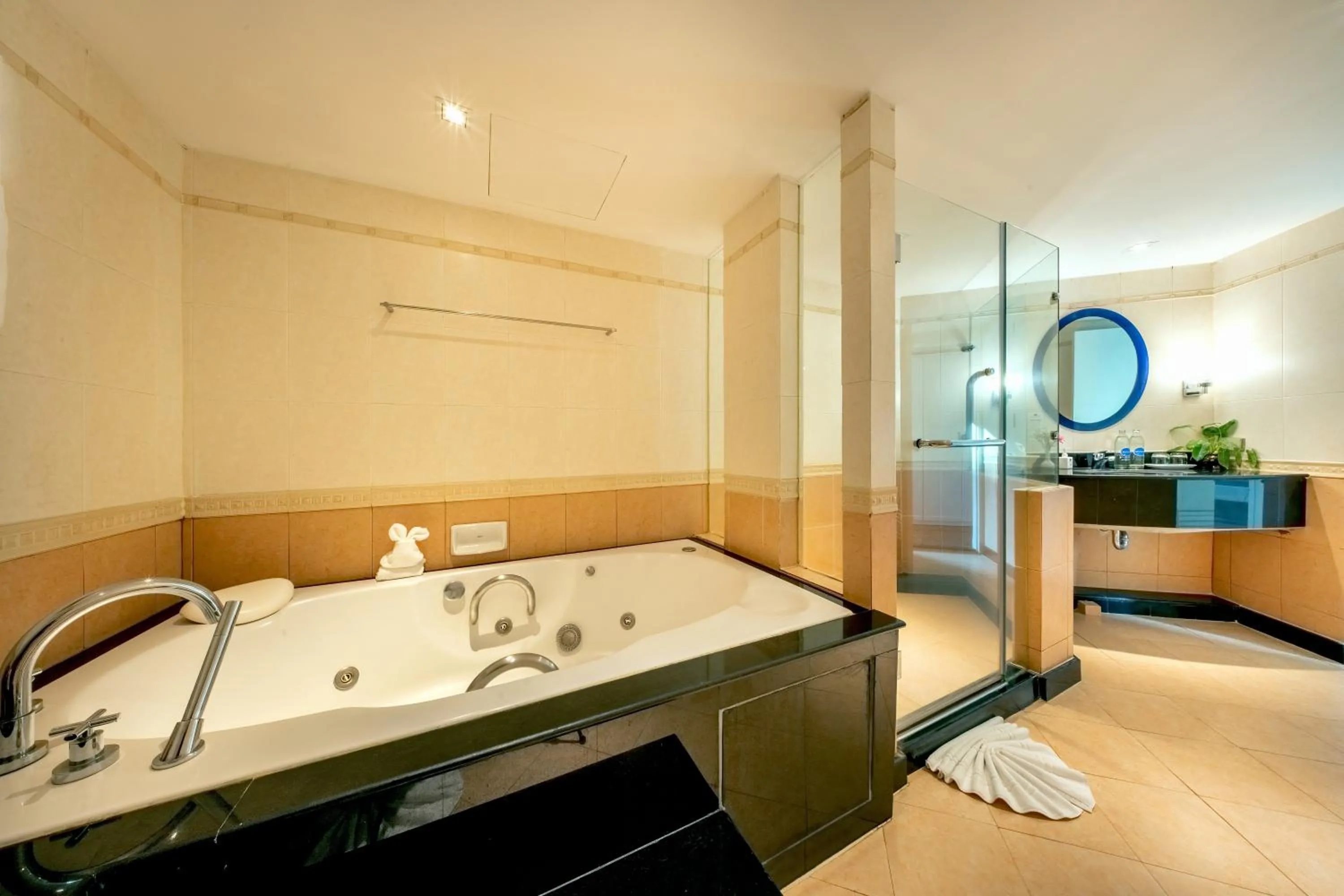 Bathroom in Jomtien Palm Beach Hotel & Resort - Family-Friendly