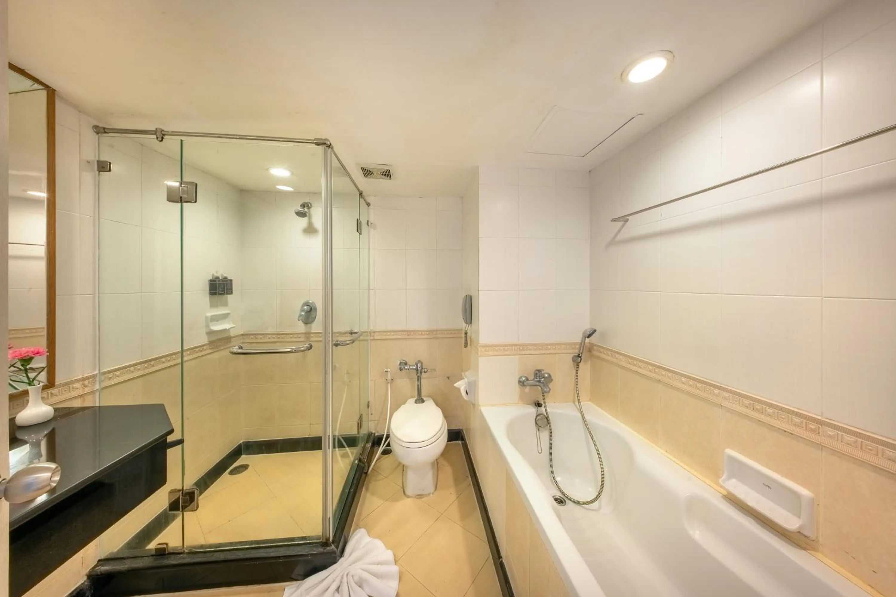 Jomtien Palm Beach Hotel & Resort - Family-Friendly