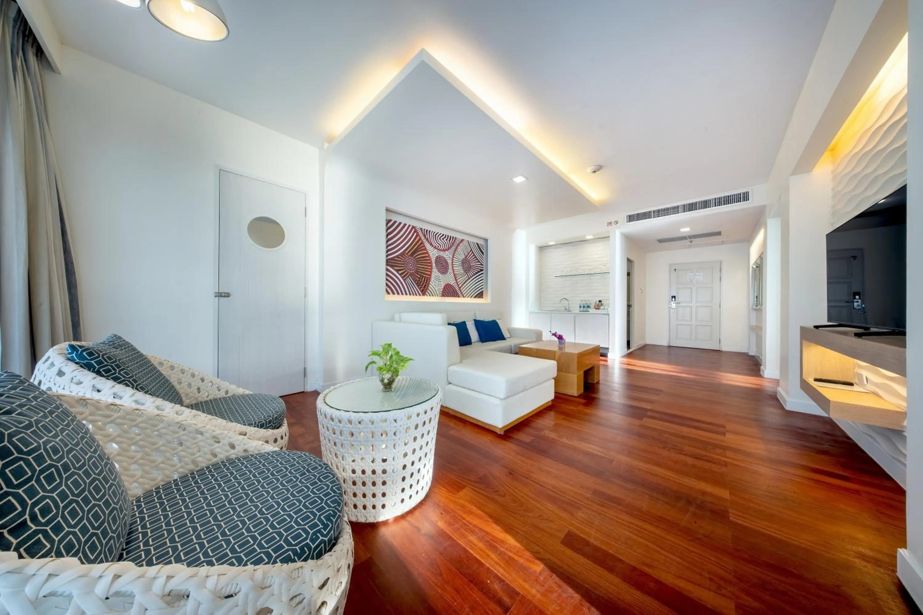 TV and multimedia in Jomtien Palm Beach Hotel and Resort