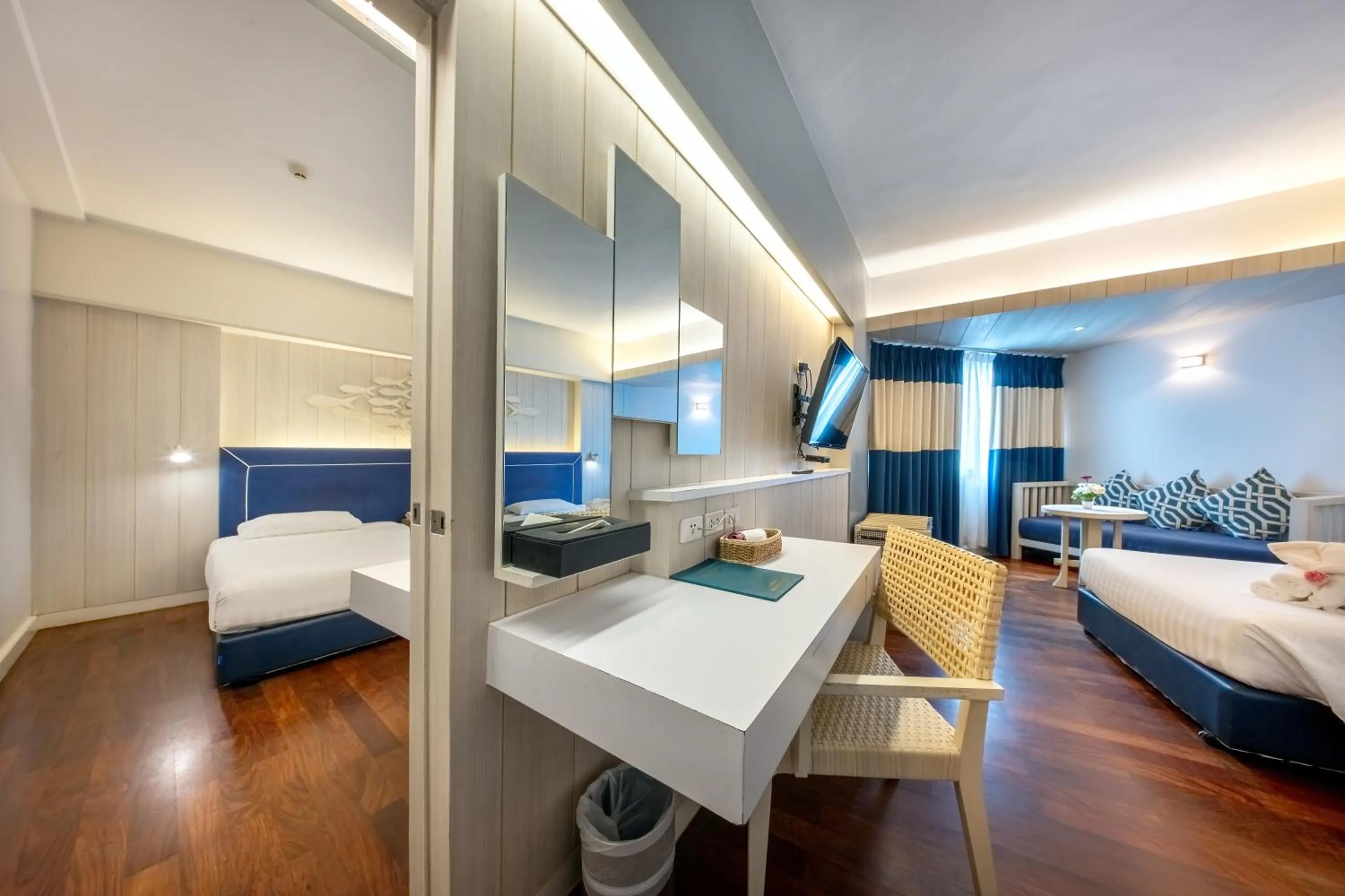 Bed in Jomtien Palm Beach Hotel & Resort - Family-Friendly