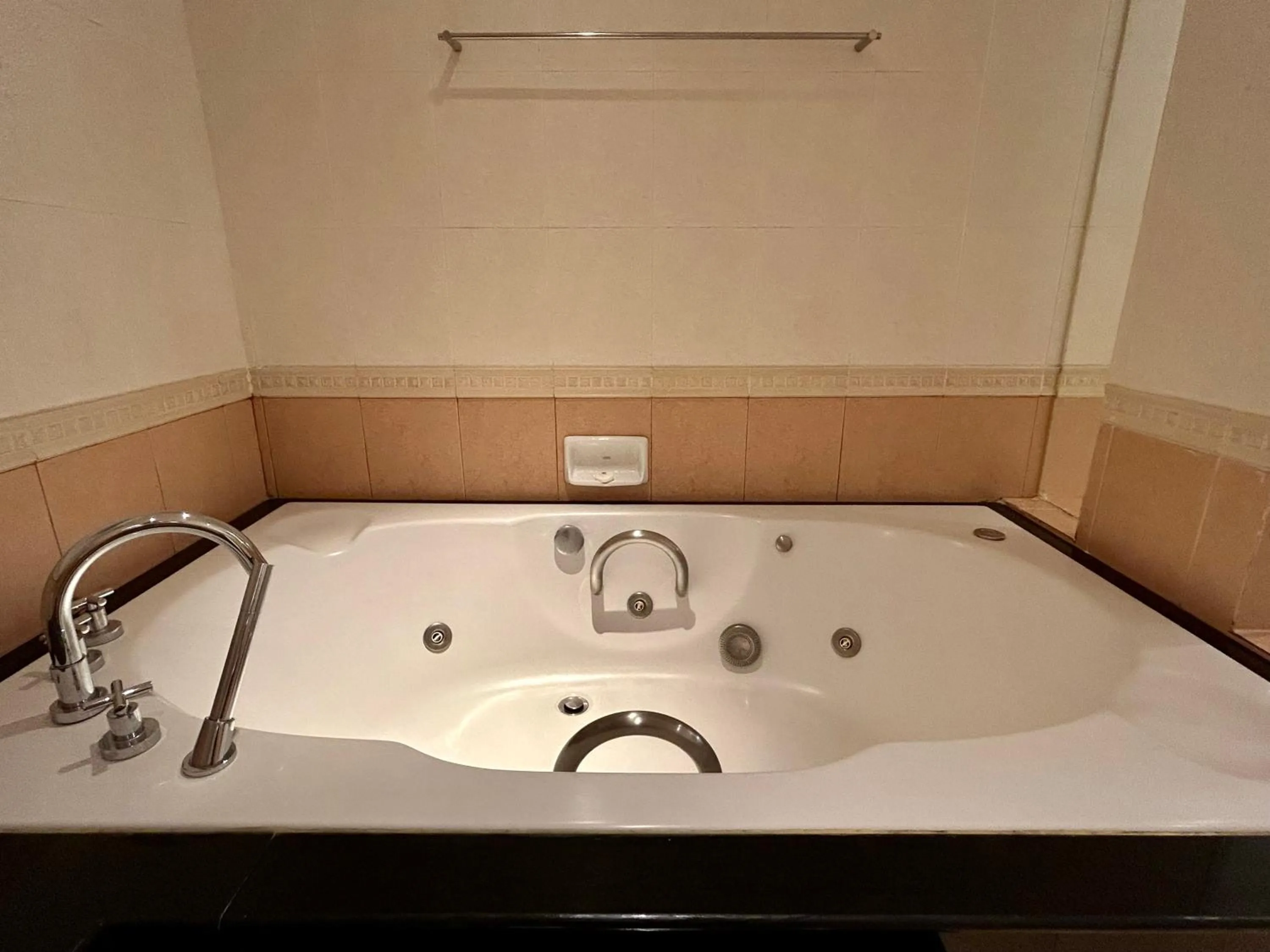 Bathroom in Jomtien Palm Beach Hotel and Resort