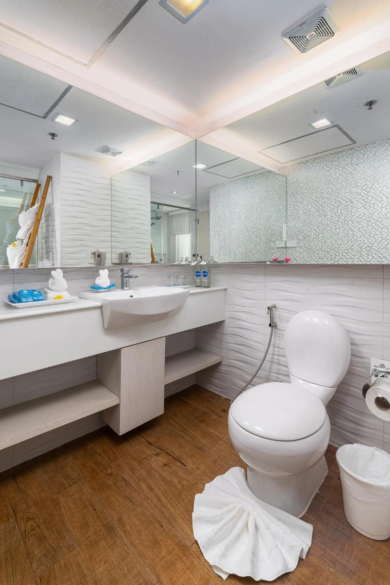 Jomtien Palm Beach Hotel and Resort