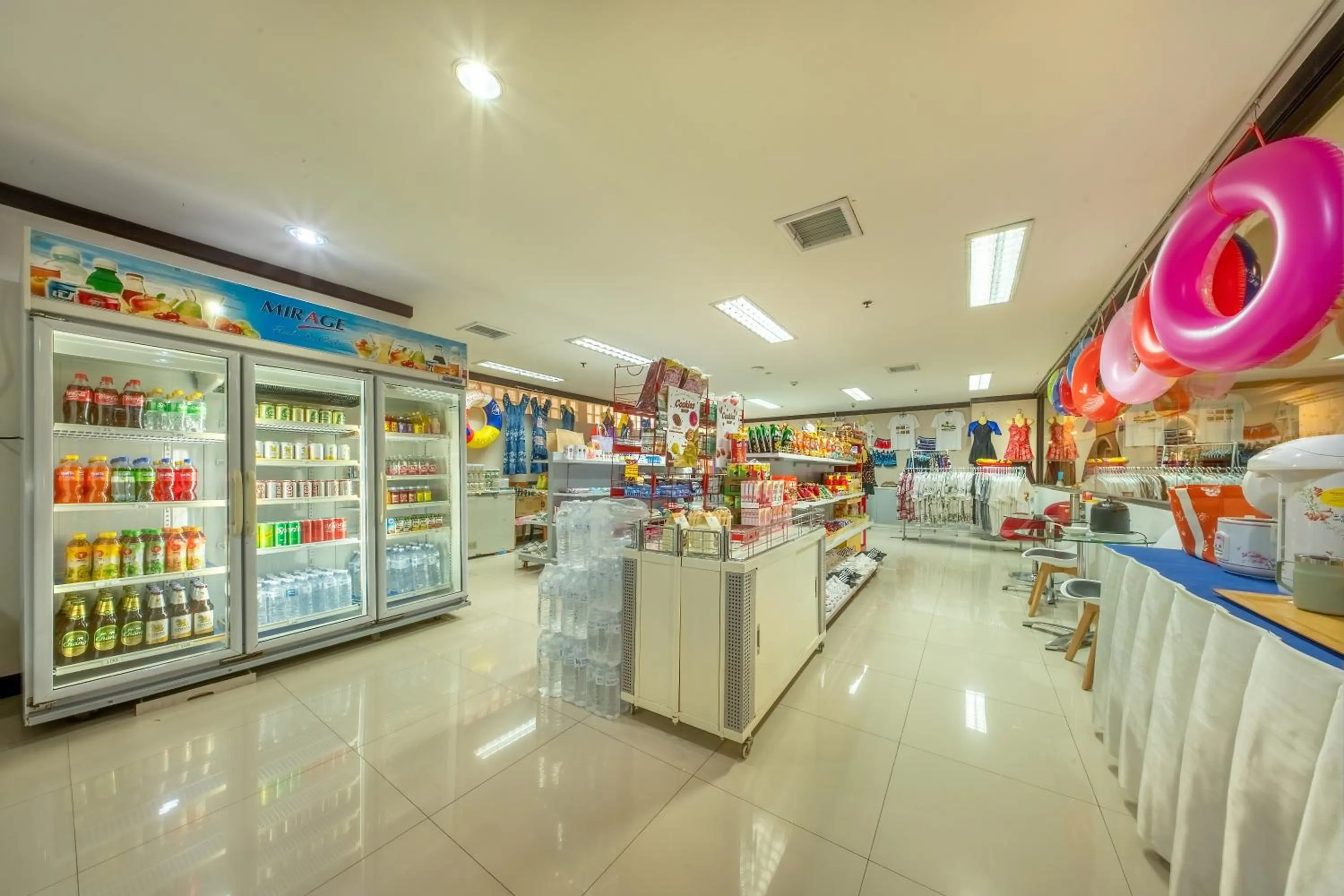 Food and drinks in Jomtien Palm Beach Hotel & Resort - Family-Friendly