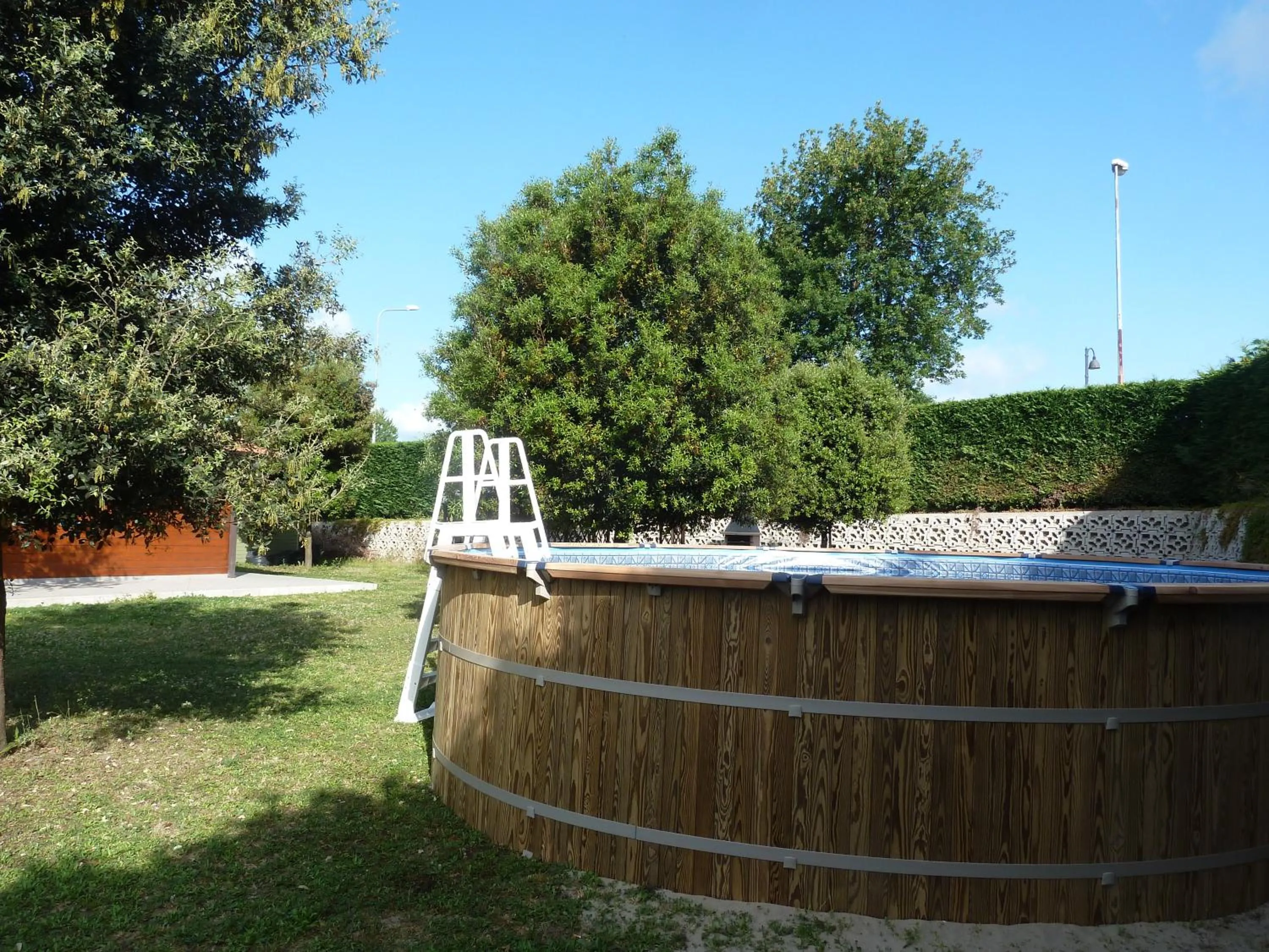Swimming pool in 'O Chalet