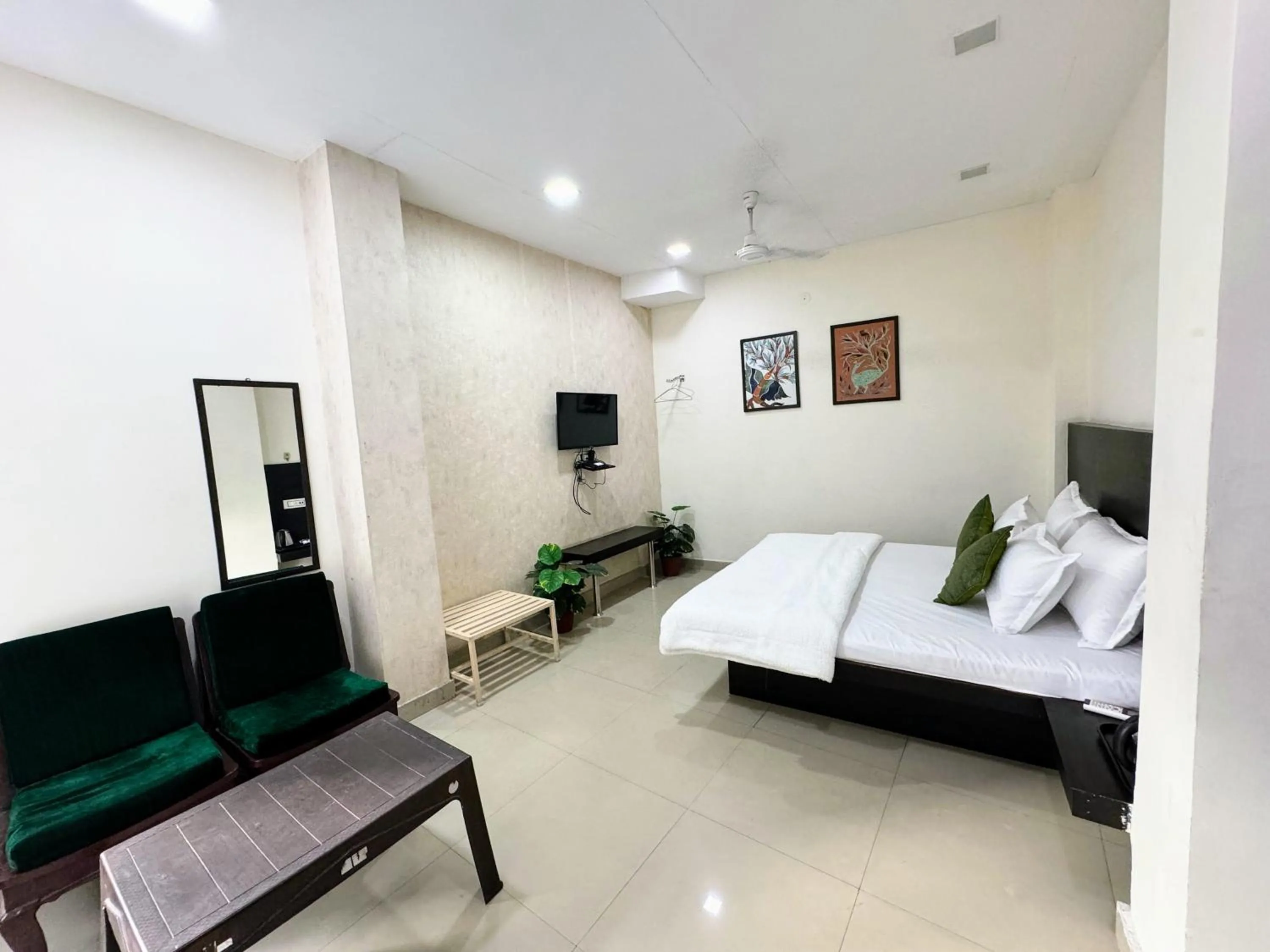 Bedroom, Bed in Backpacker's Nest