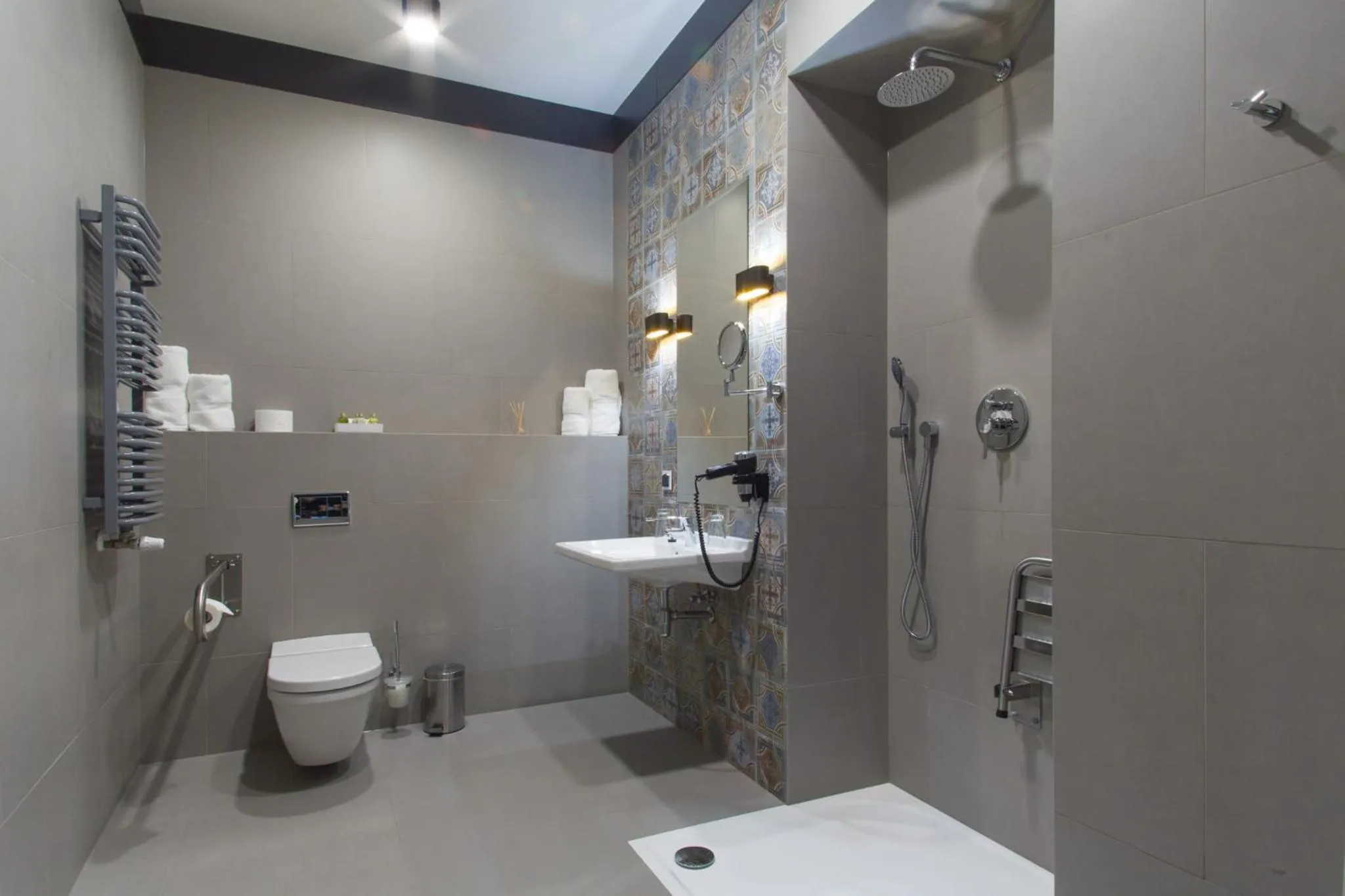 Shower in Hotel Nihil Novi