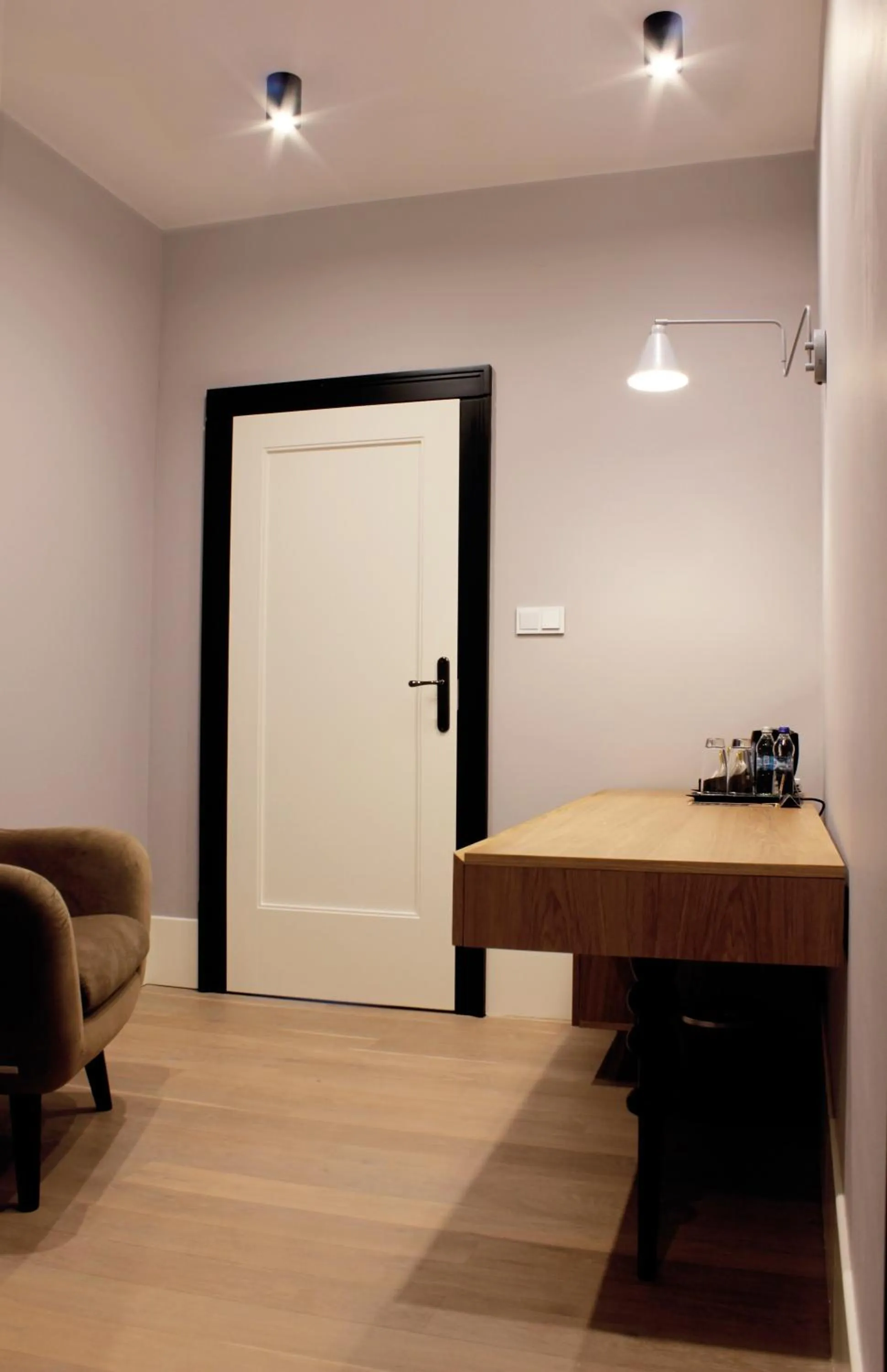 Photo of the whole room in Hotel Nihil Novi