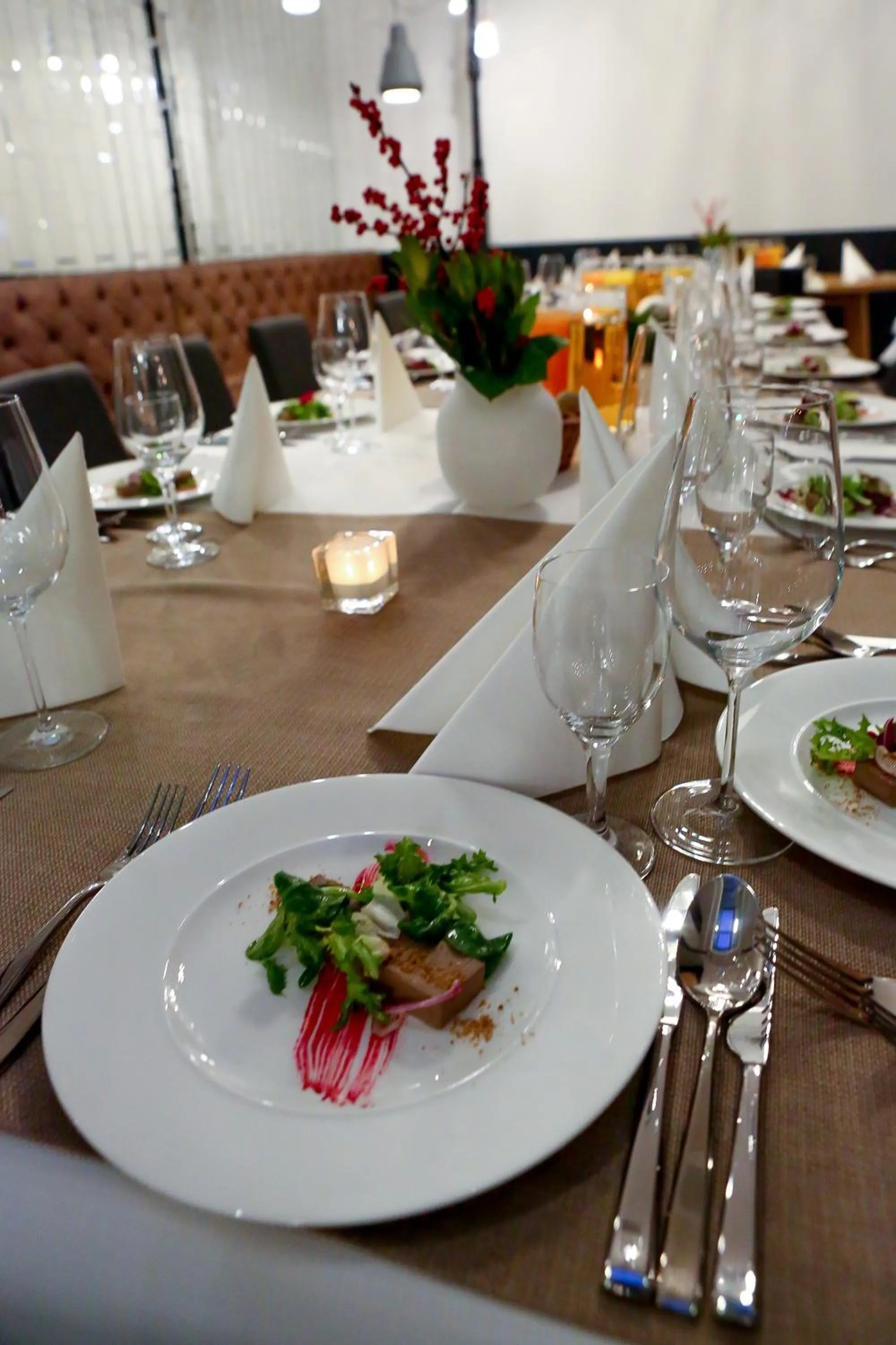 Restaurant/places to eat in Hotel Nihil Novi