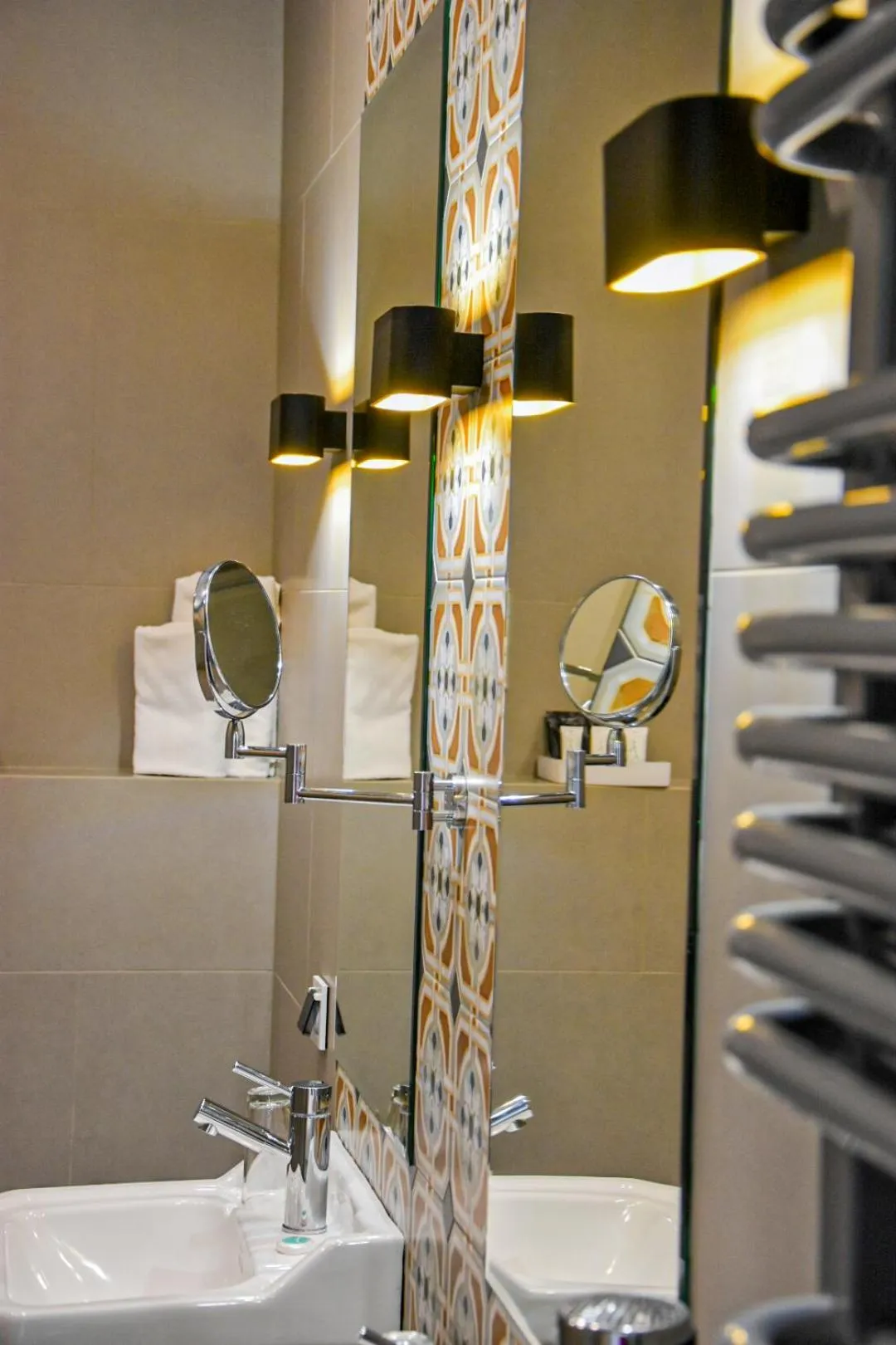 Shower in Hotel Nihil Novi