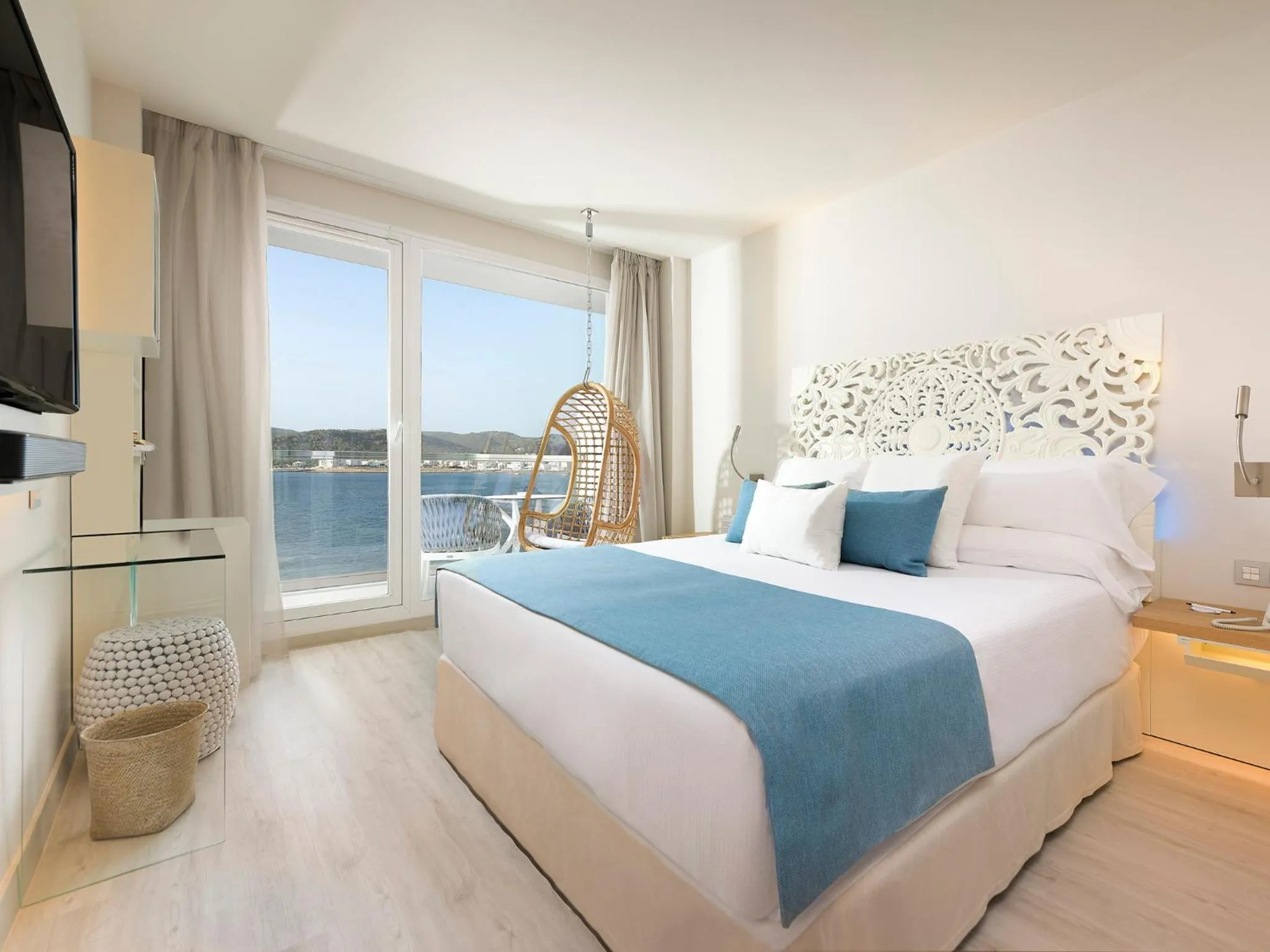 Bed in Amàre Beach Hotel Ibiza - Adults Recommended
