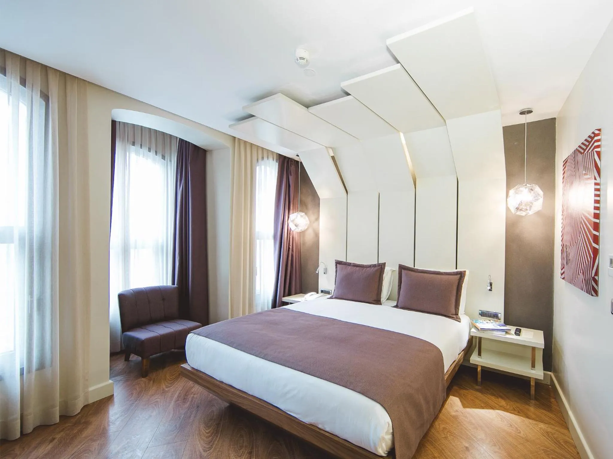 Bed in Maroon Hotel Pera