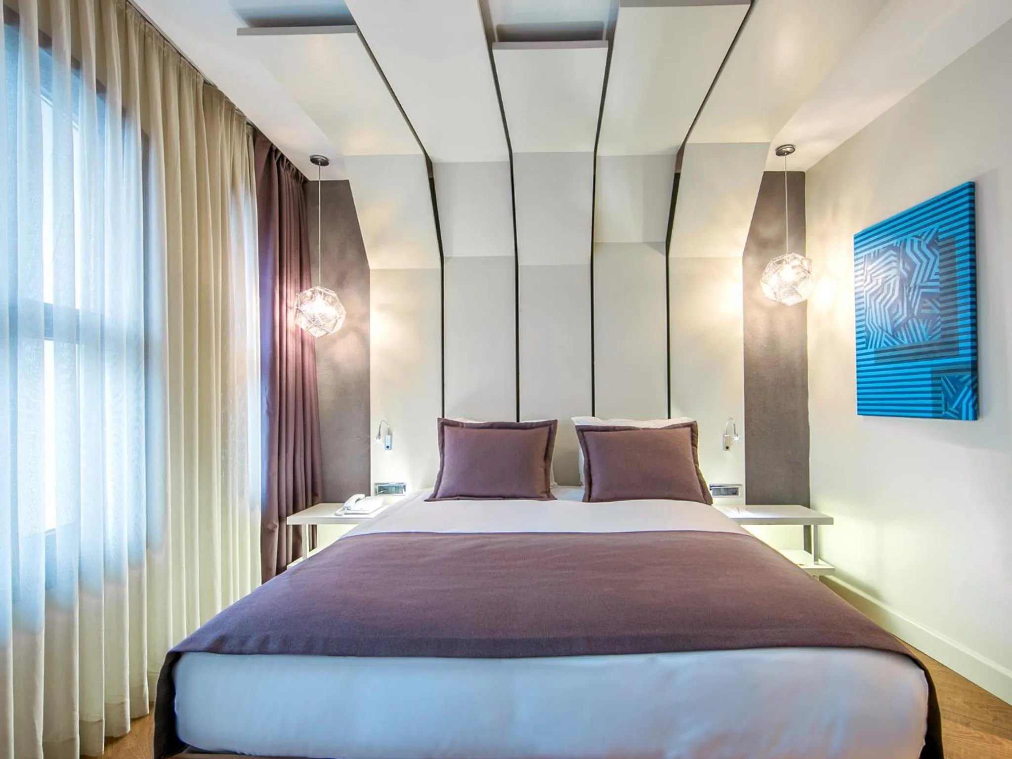 Bed in Maroon Hotel Pera