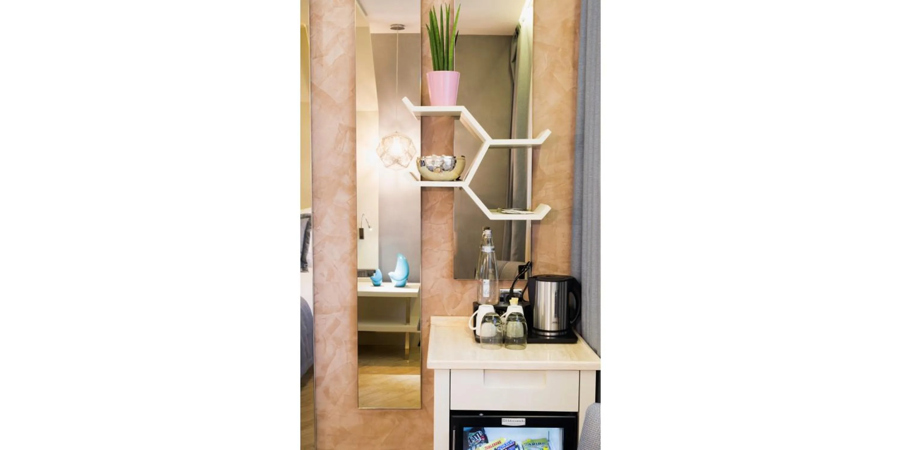 Decorative detail in Maroon Hotel Pera