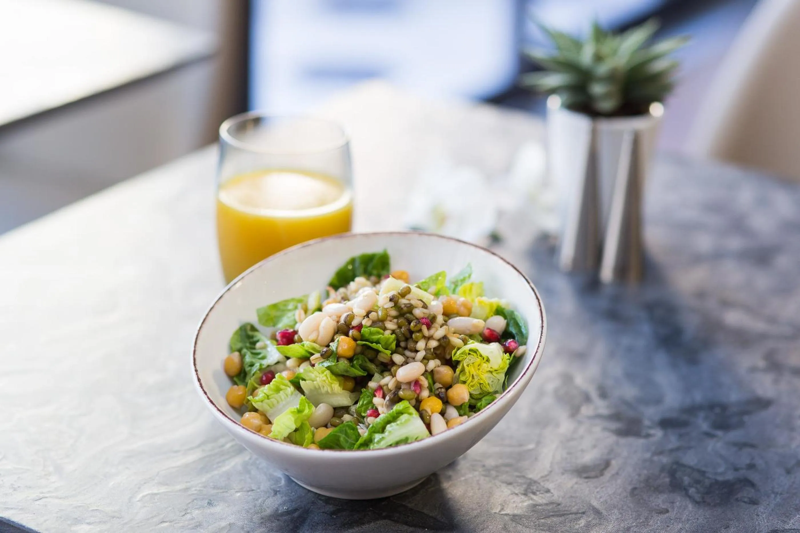 Food in Maroon Hotel Pera