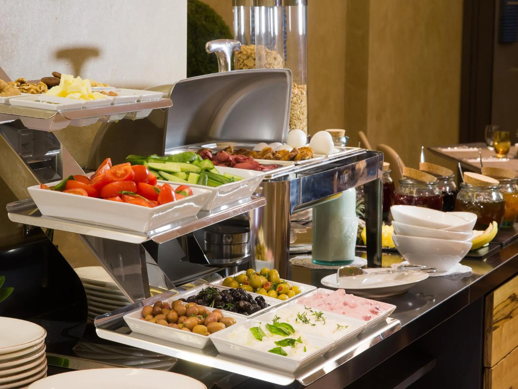 Buffet breakfast in Maroon Hotel Pera