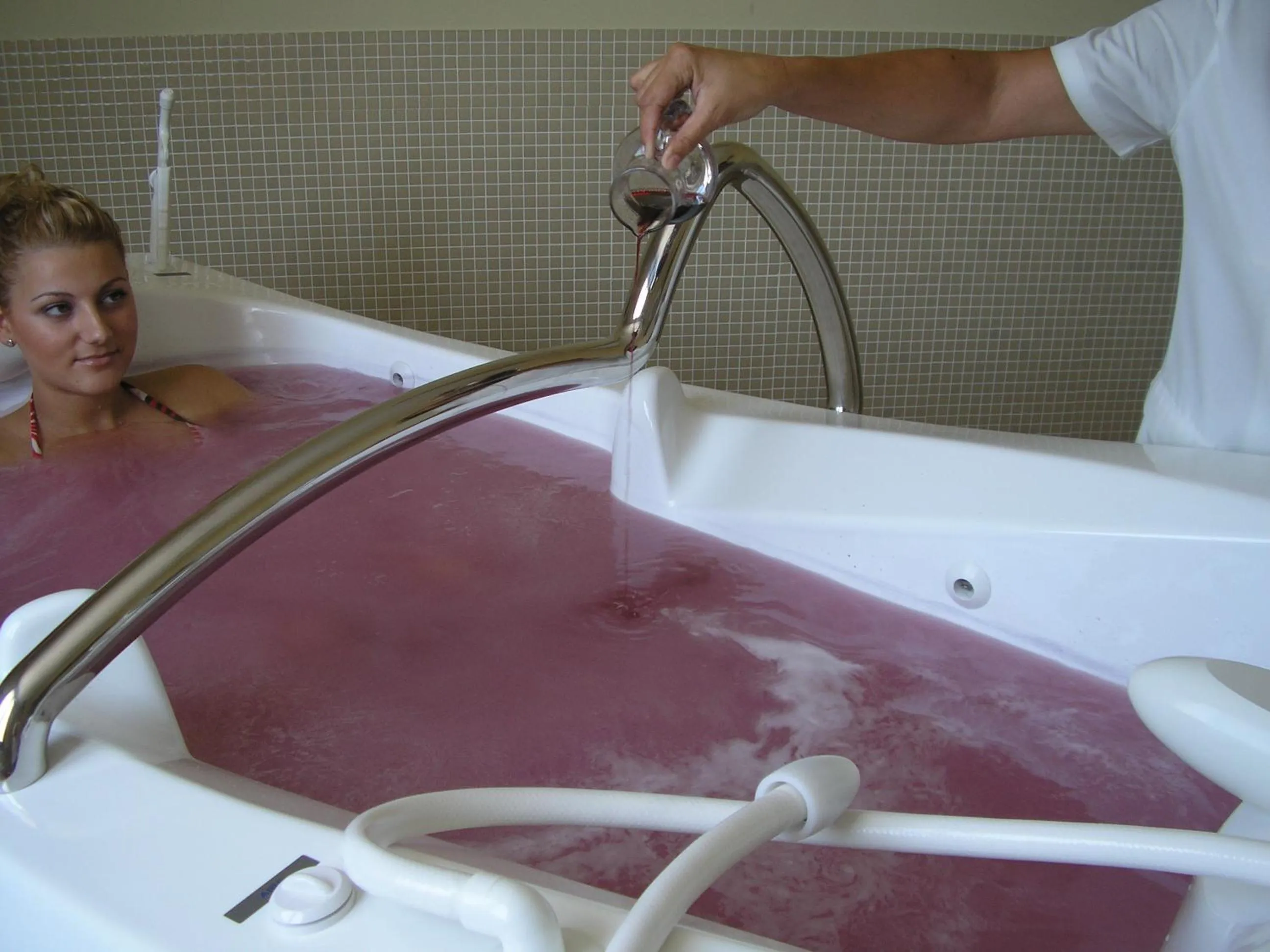 Hot Tub in Hotel La Vida Spa