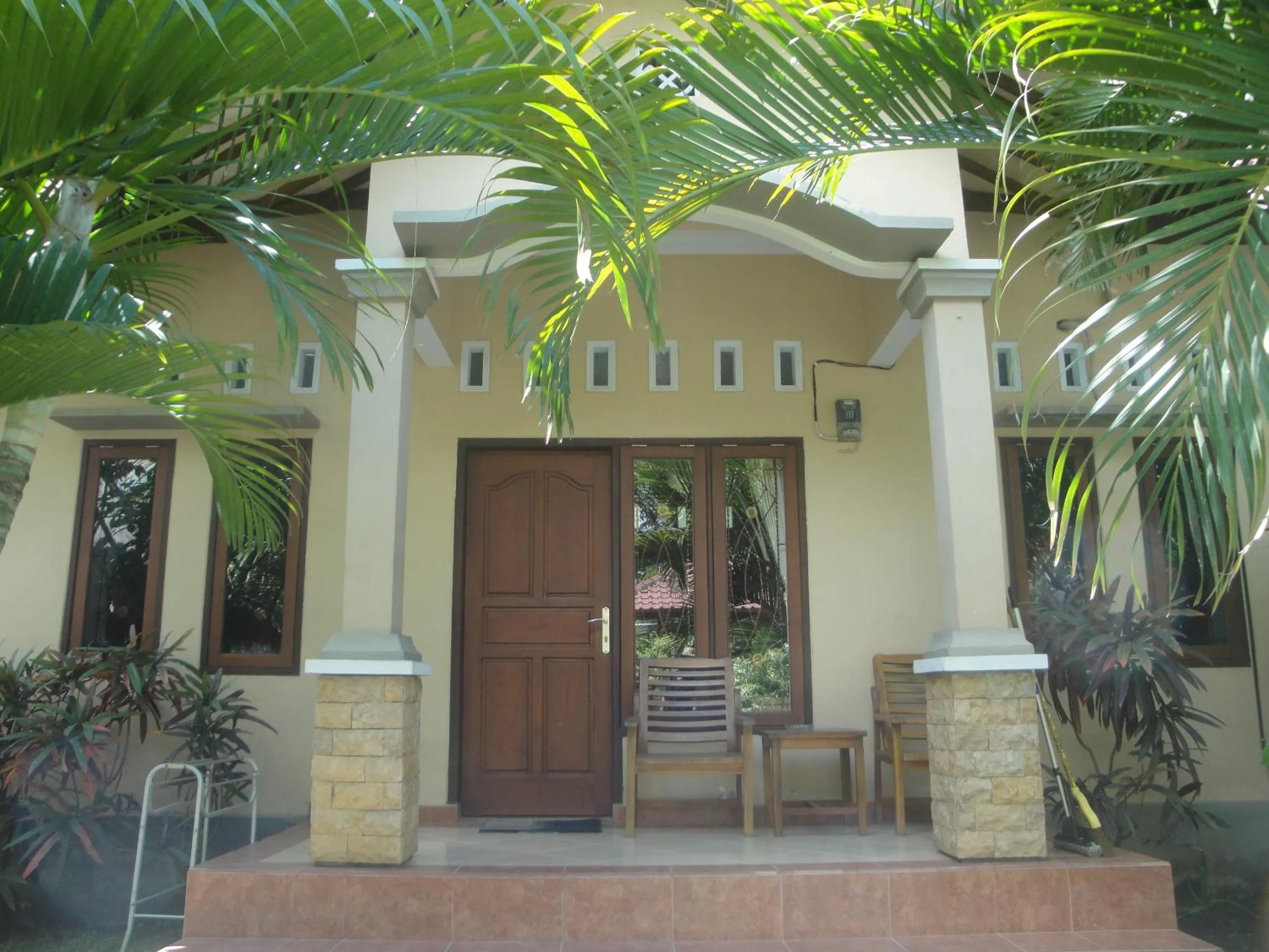 Garden in Sari Inn Kuta Lombok