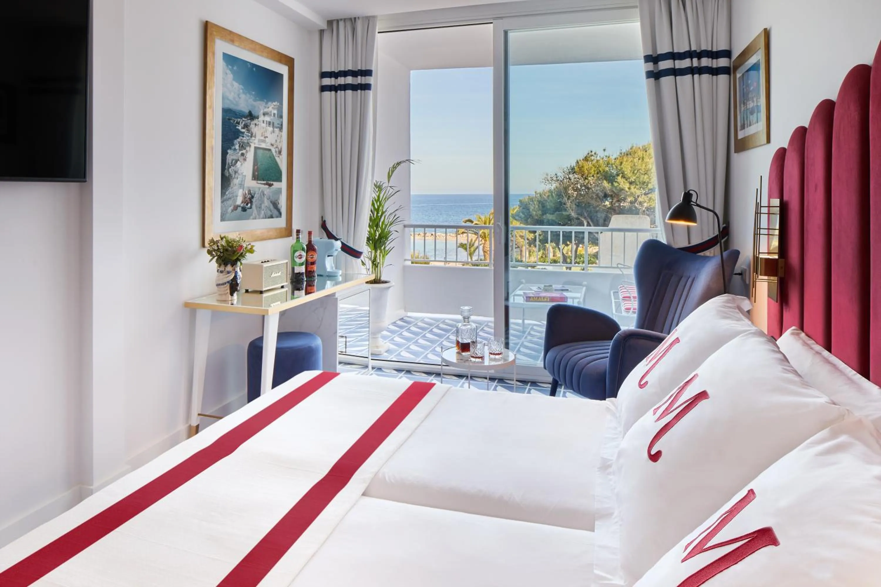 Bed in Hotel Mongibello Ibiza