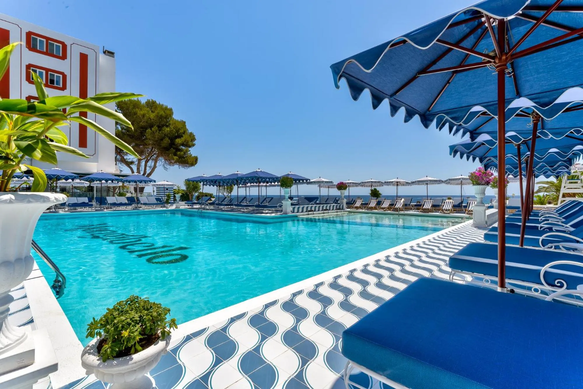 Swimming pool in Hotel Mongibello Ibiza