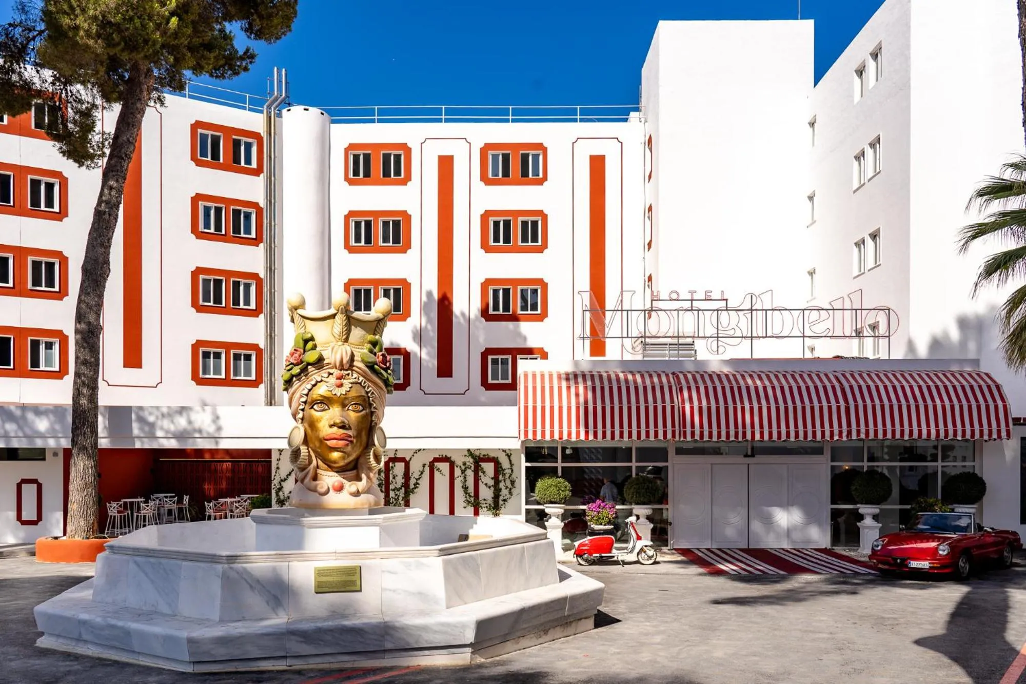 Facade/entrance in Hotel Mongibello Ibiza