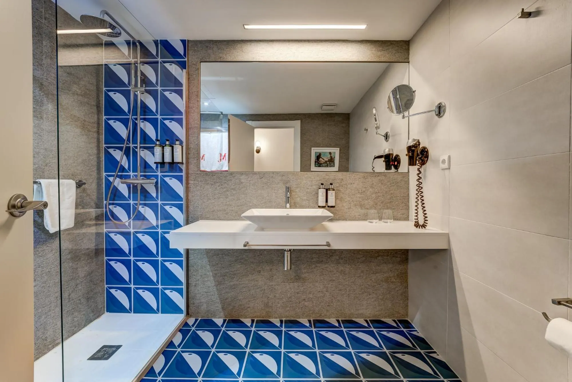 Shower in Hotel Mongibello Ibiza