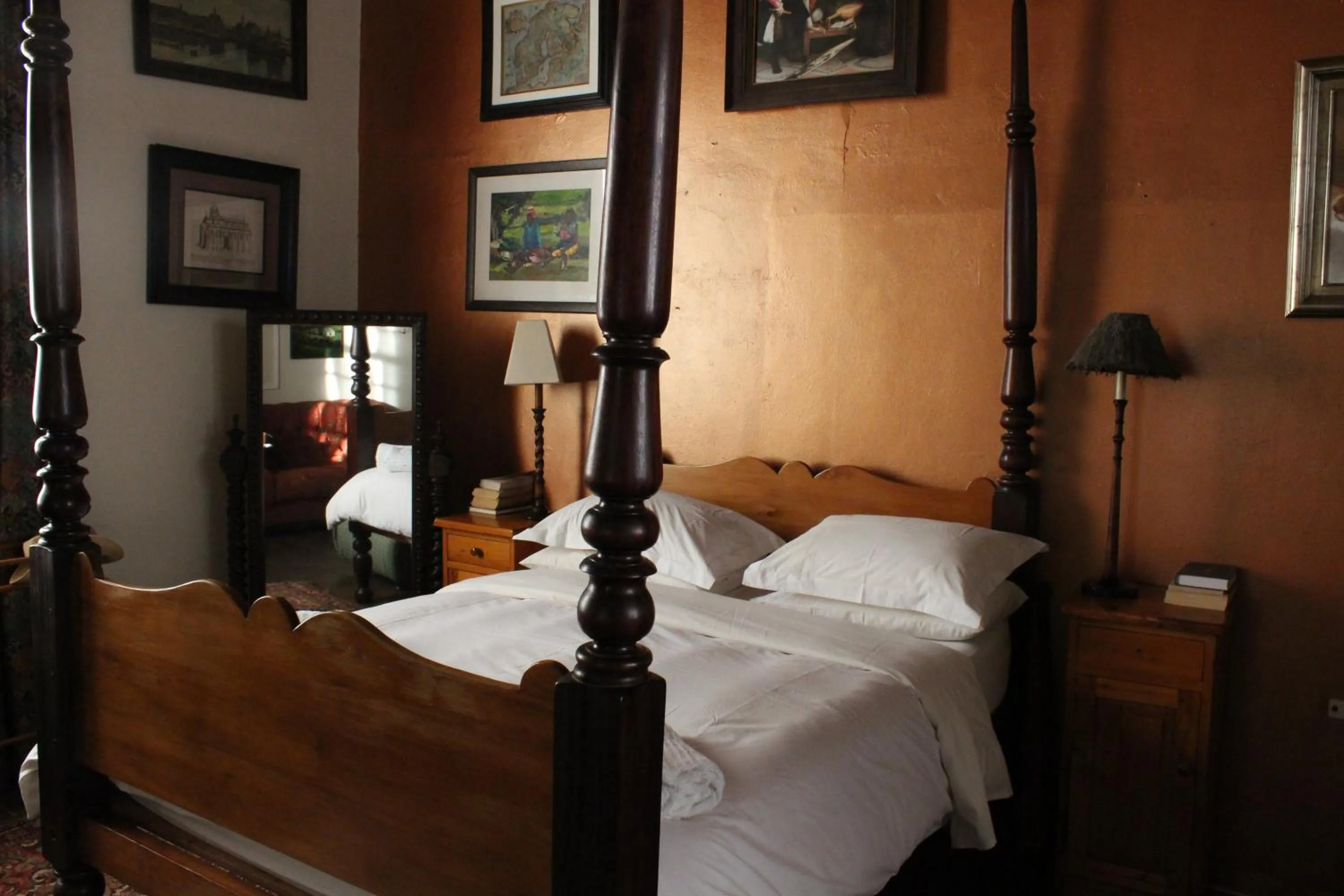 Bed in Wittedrift Manor House