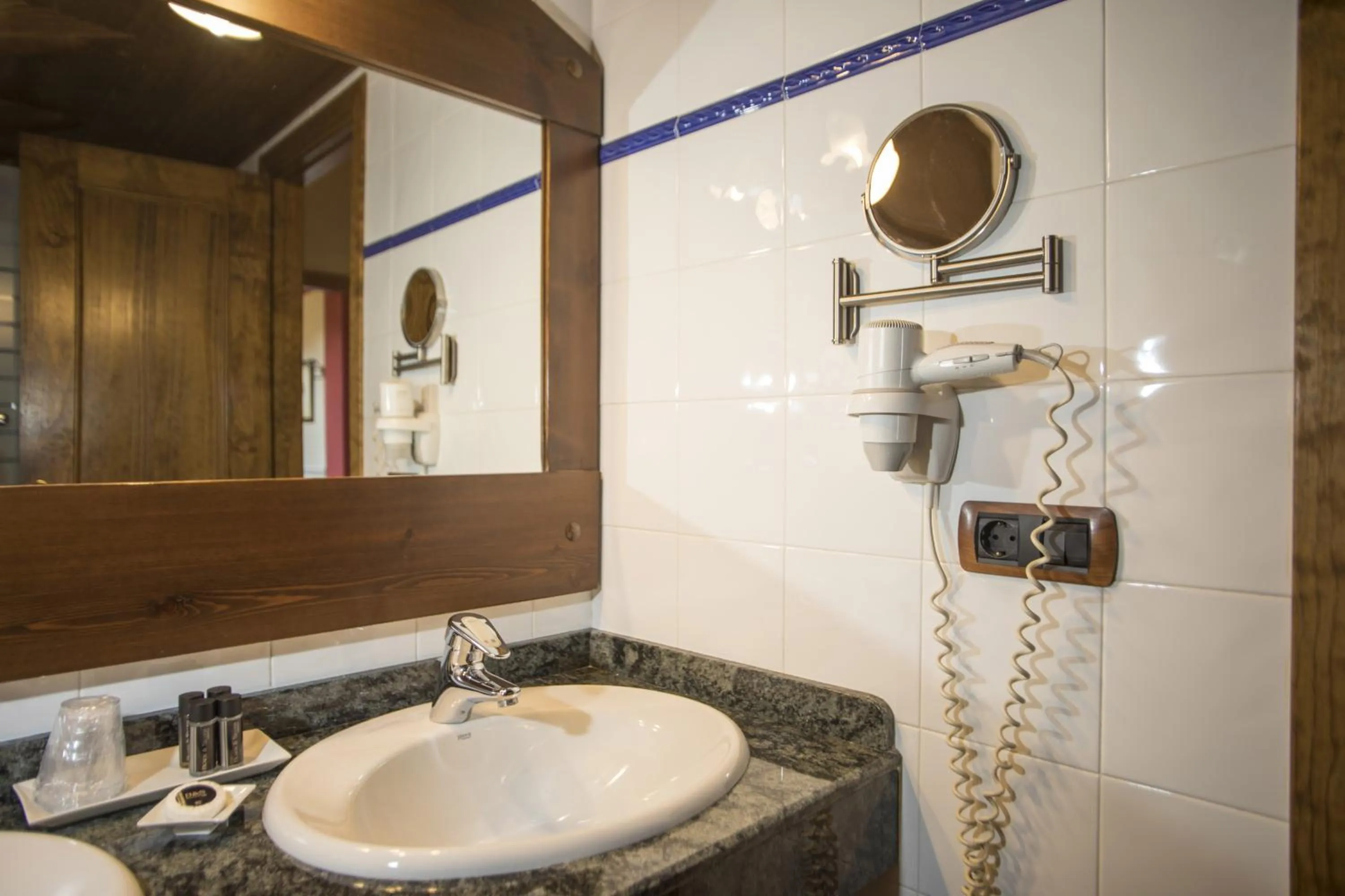 Bathroom in Hotel Casa Cornel