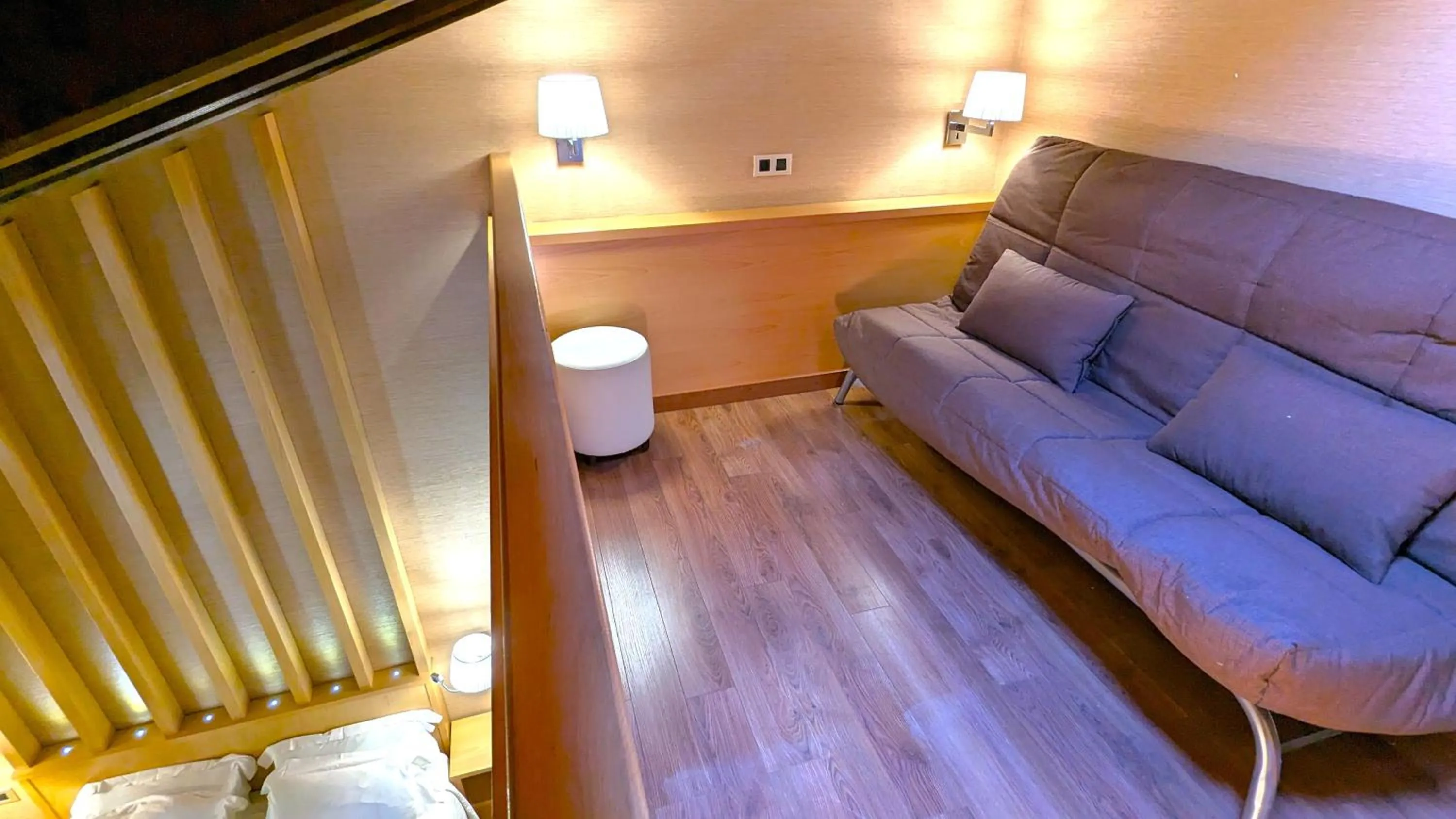 Photo of the whole room in Hotel Casa Cornel