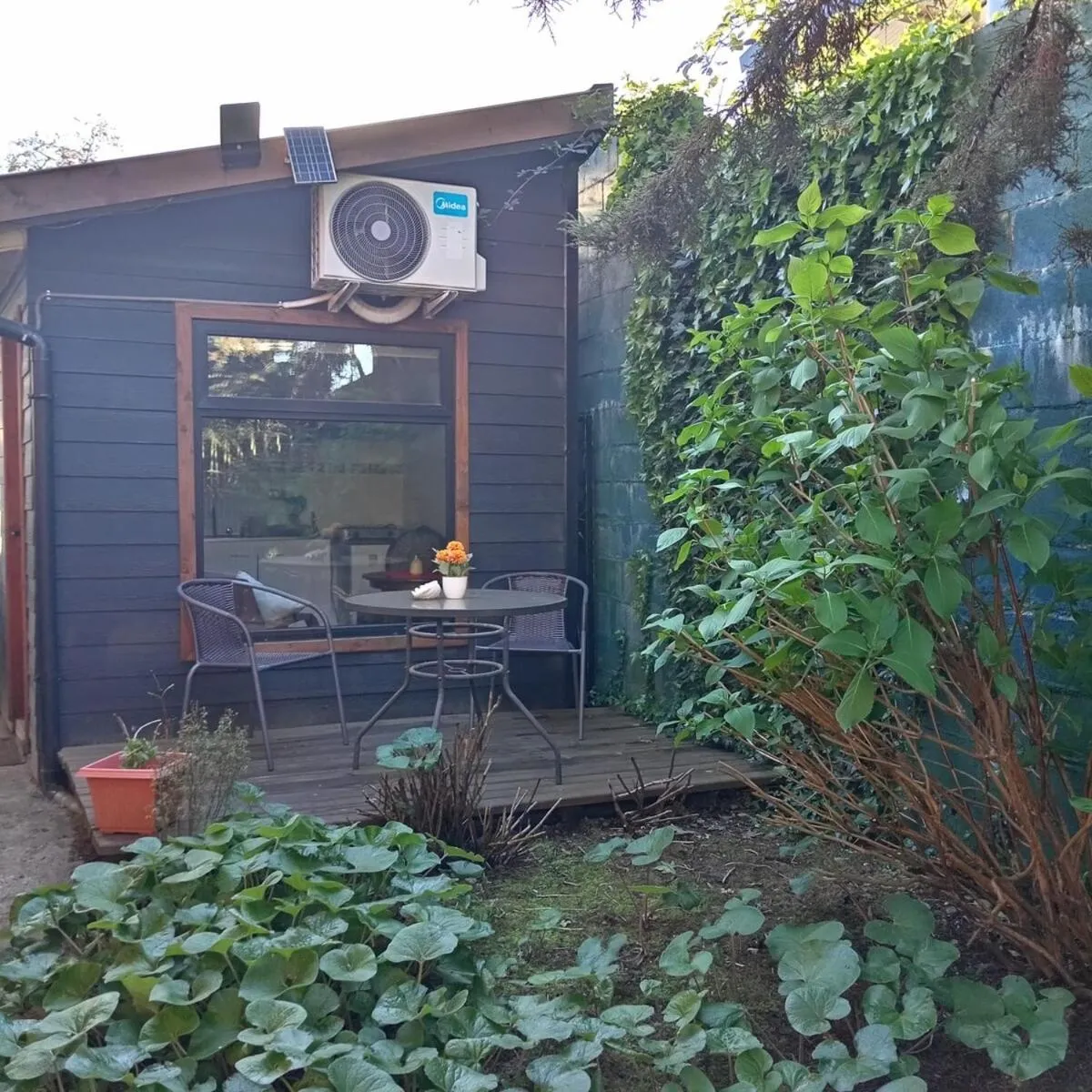 Garden view in Hospedaje El Roble, Puerto Varas