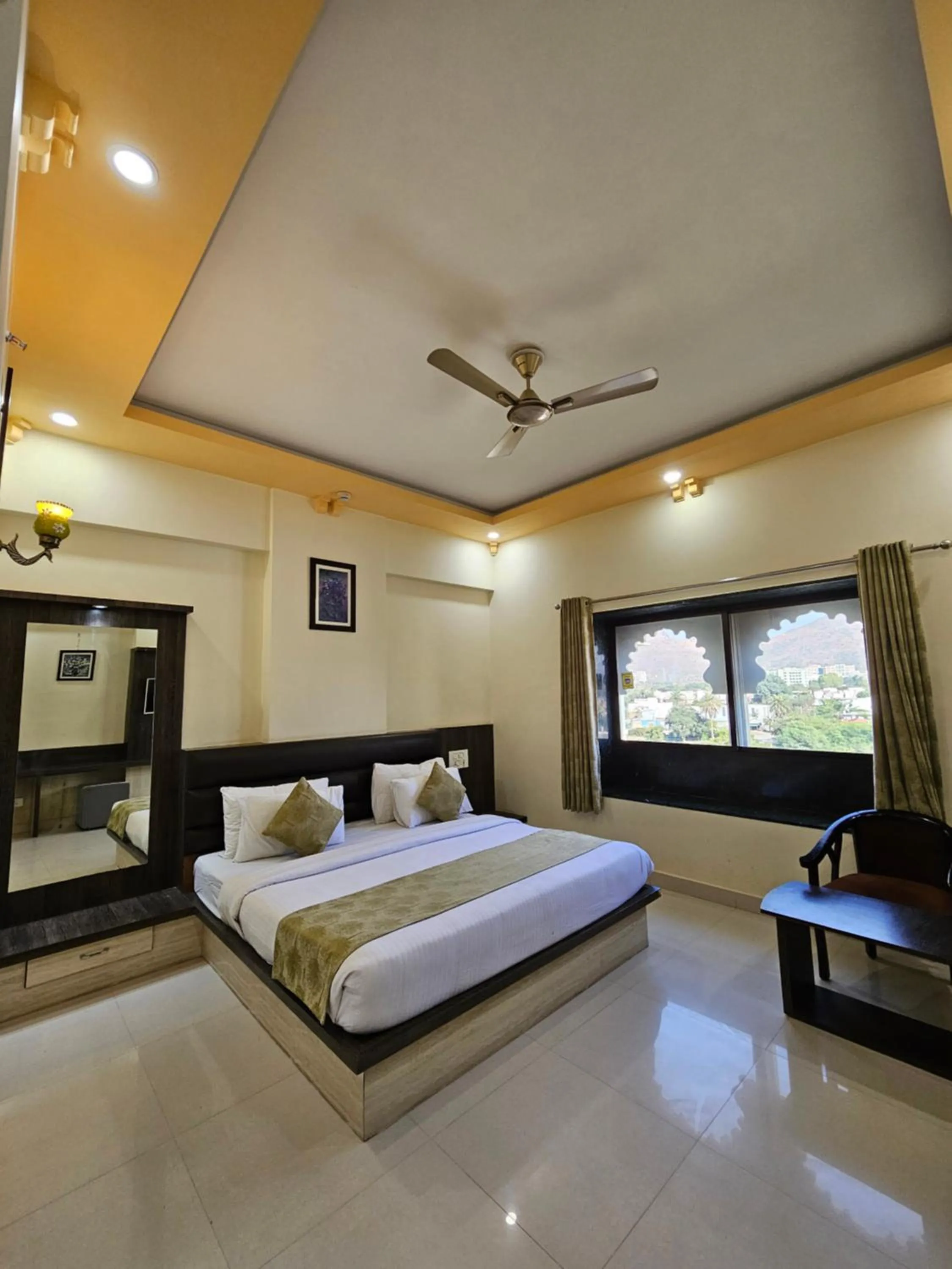 Bed in Hotel Riddhi Inn
