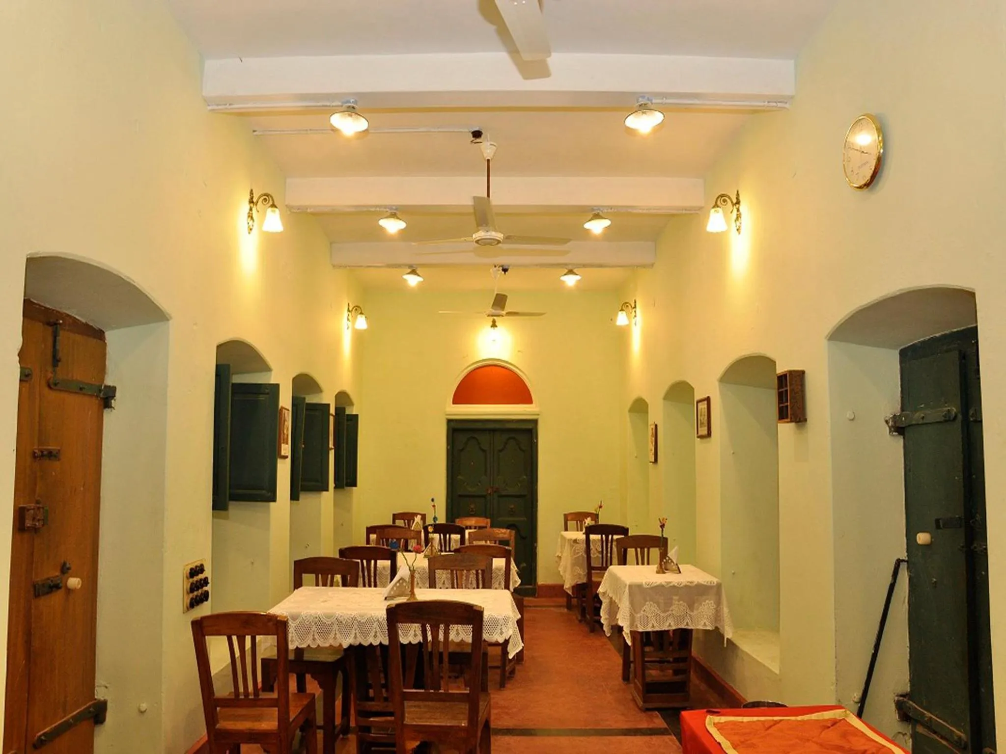 Restaurant/places to eat in Lakshmi Vilas