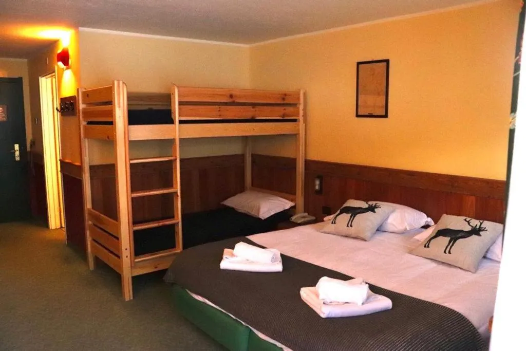 Bedroom, Bed in Hotel De Champoluc