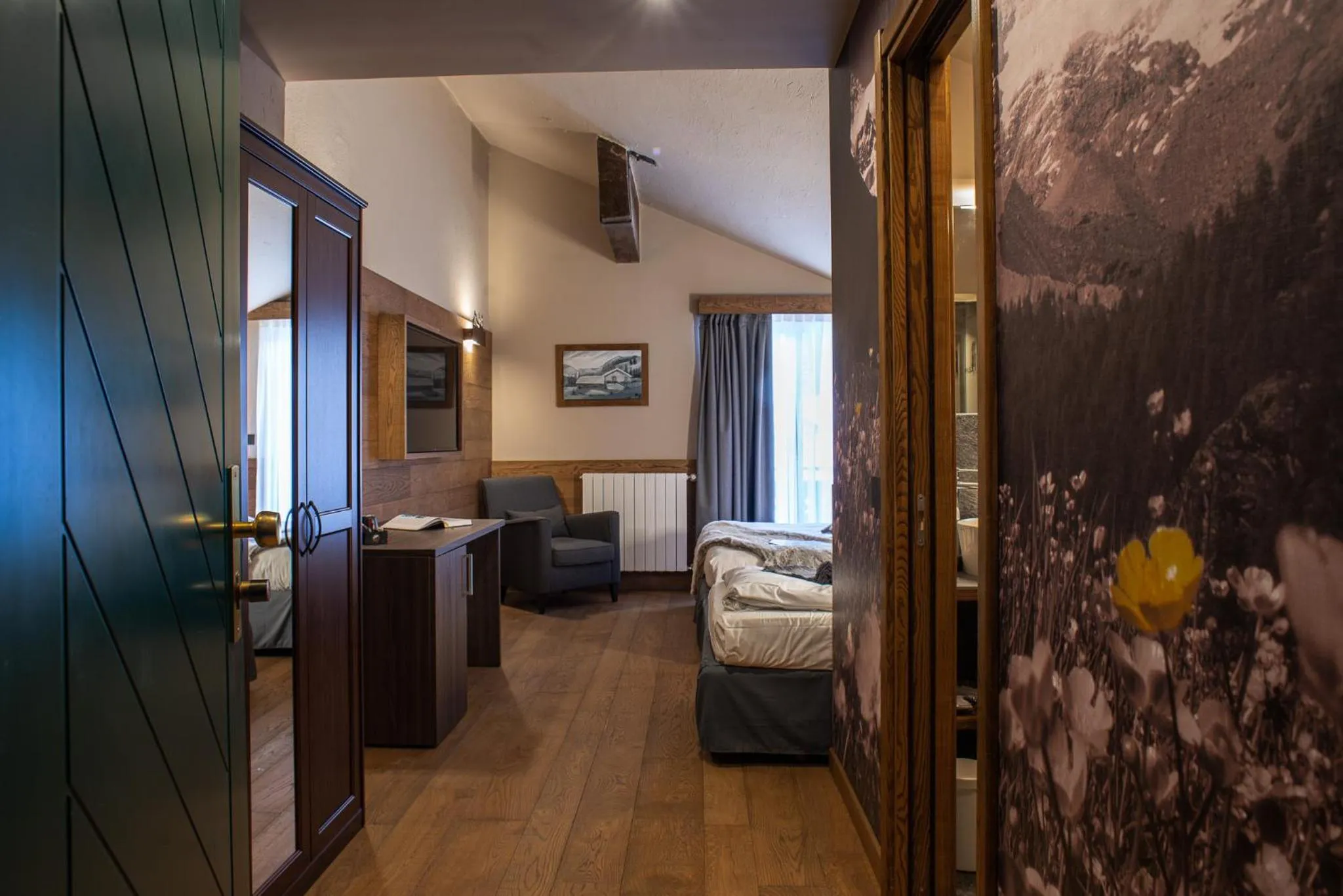 Bedroom in Hotel De Champoluc