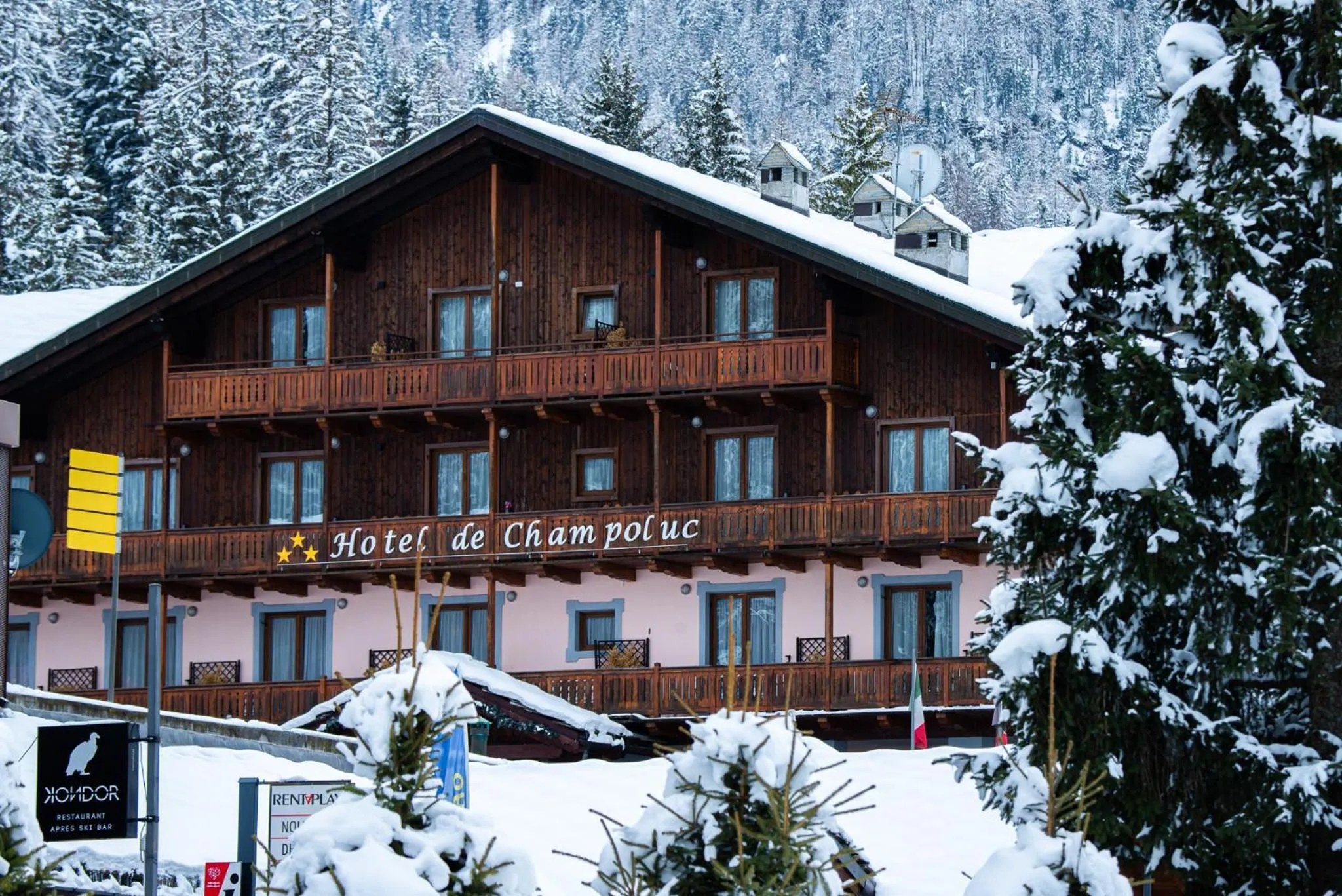 Property building in Hotel De Champoluc