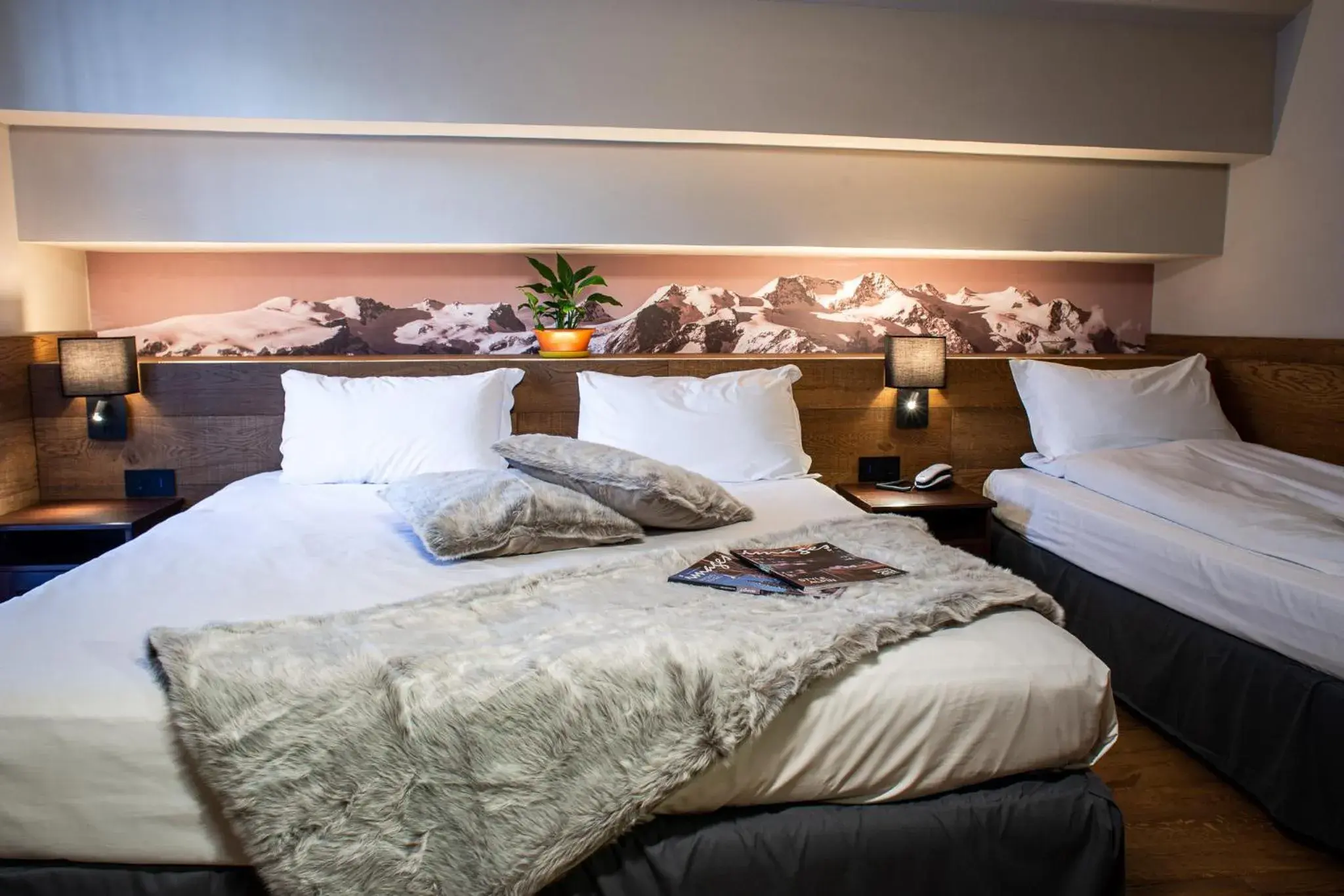 Deluxe Triple Room in Hotel De Champoluc Deluxe Triple Room in Hotel De Champoluc