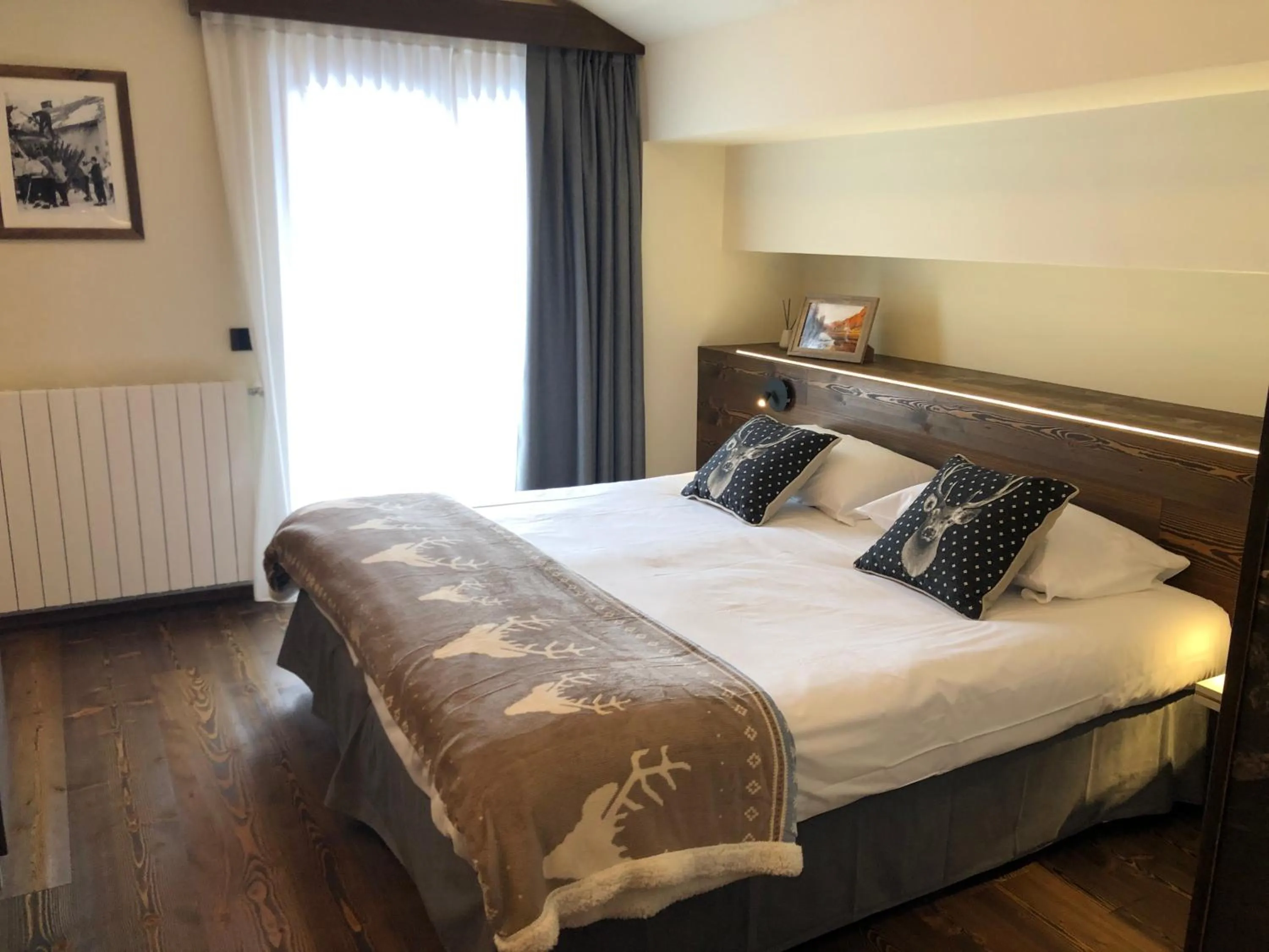 Bedroom, Bed in Hotel De Champoluc