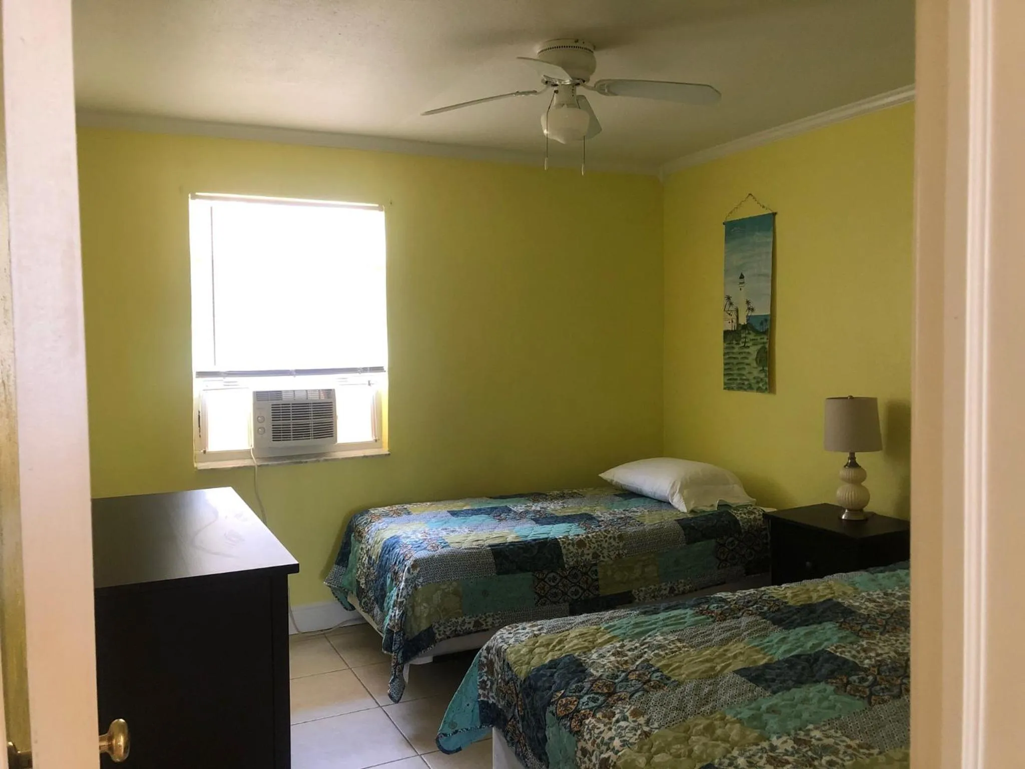 Bed in Old Wooden Bridge Resort & Marina