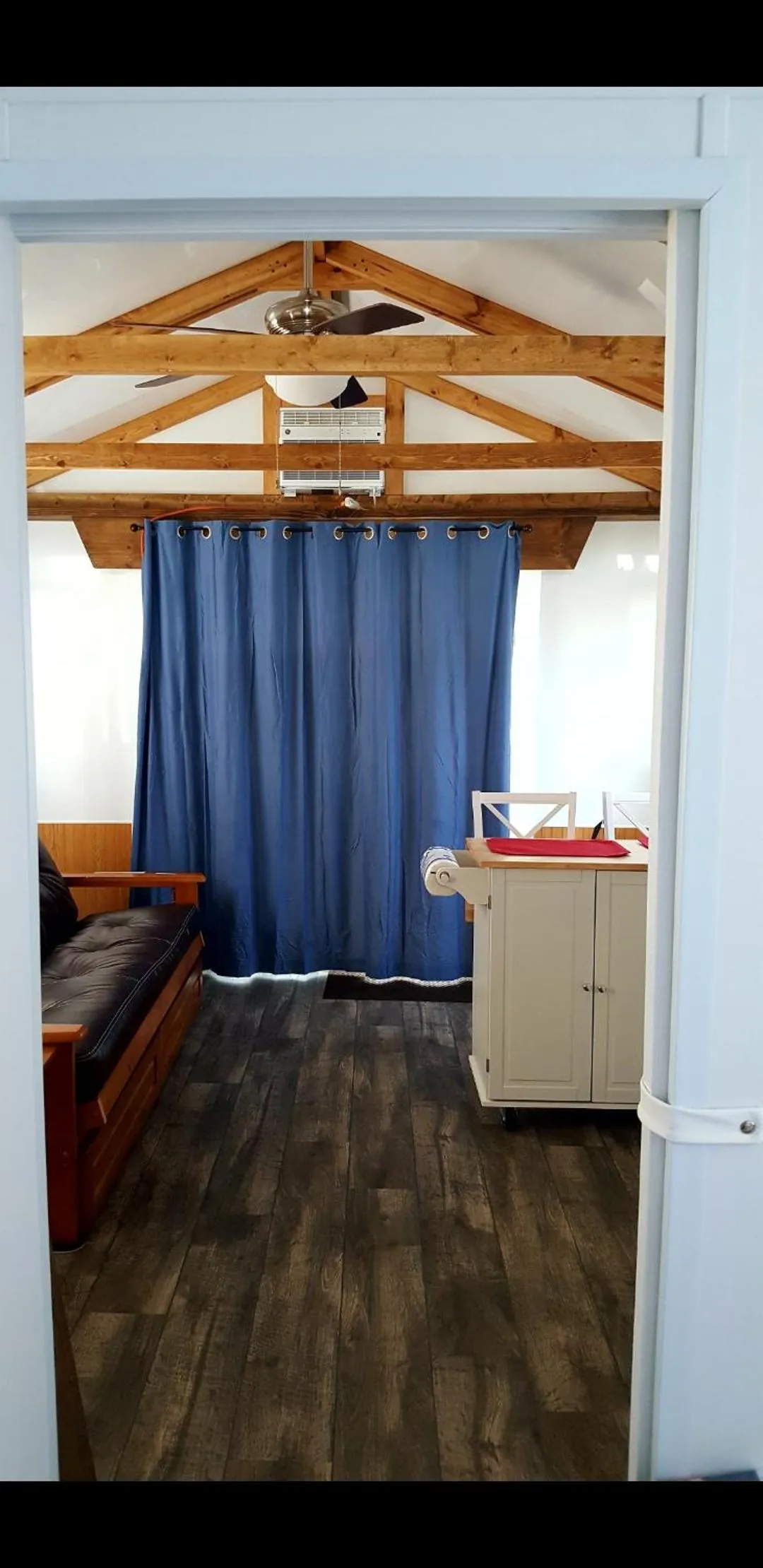 Bed in Old Wooden Bridge Resort & Marina